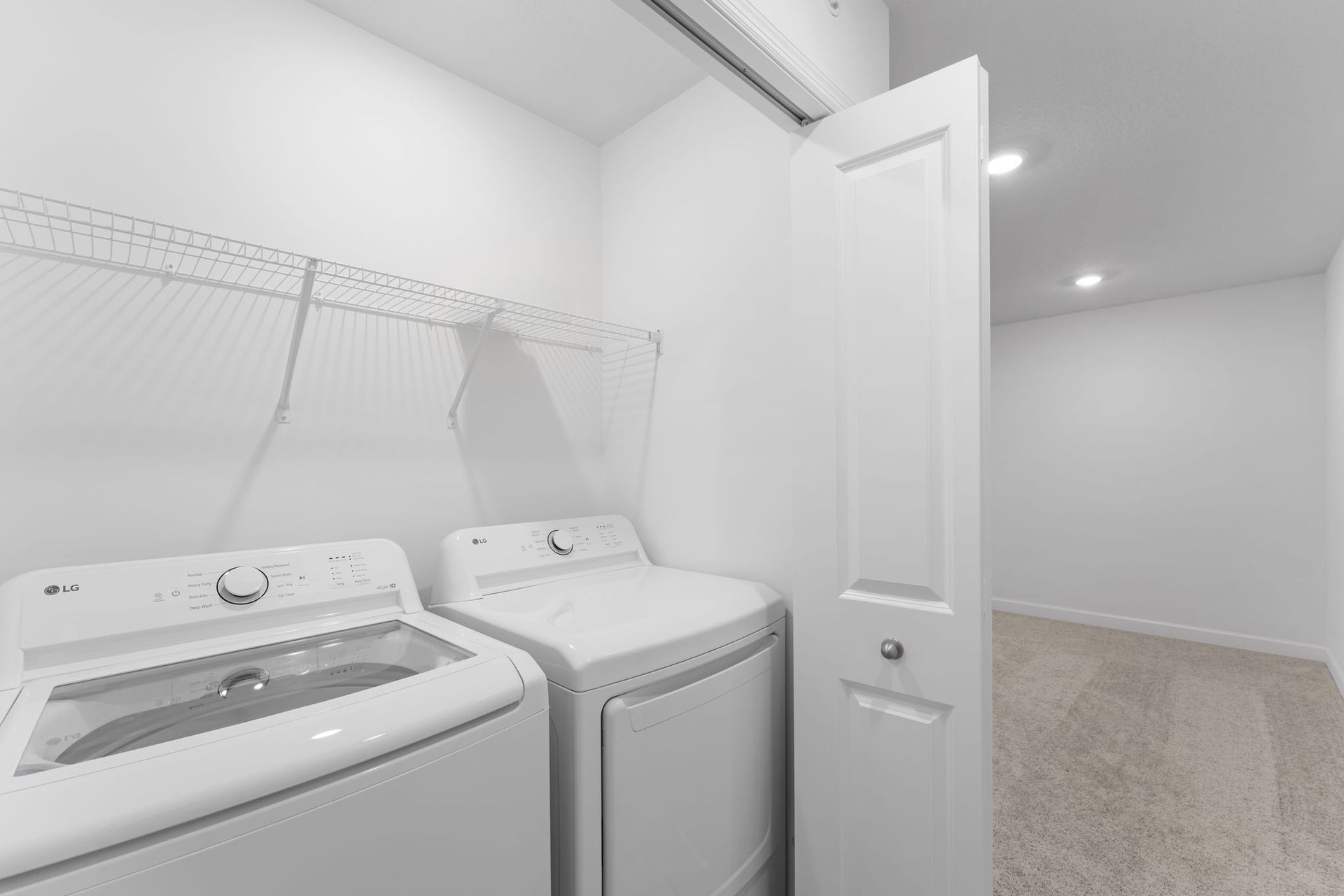 11 Pioneer Commons Franklin QMI H S22177543601 Laundry Room F2