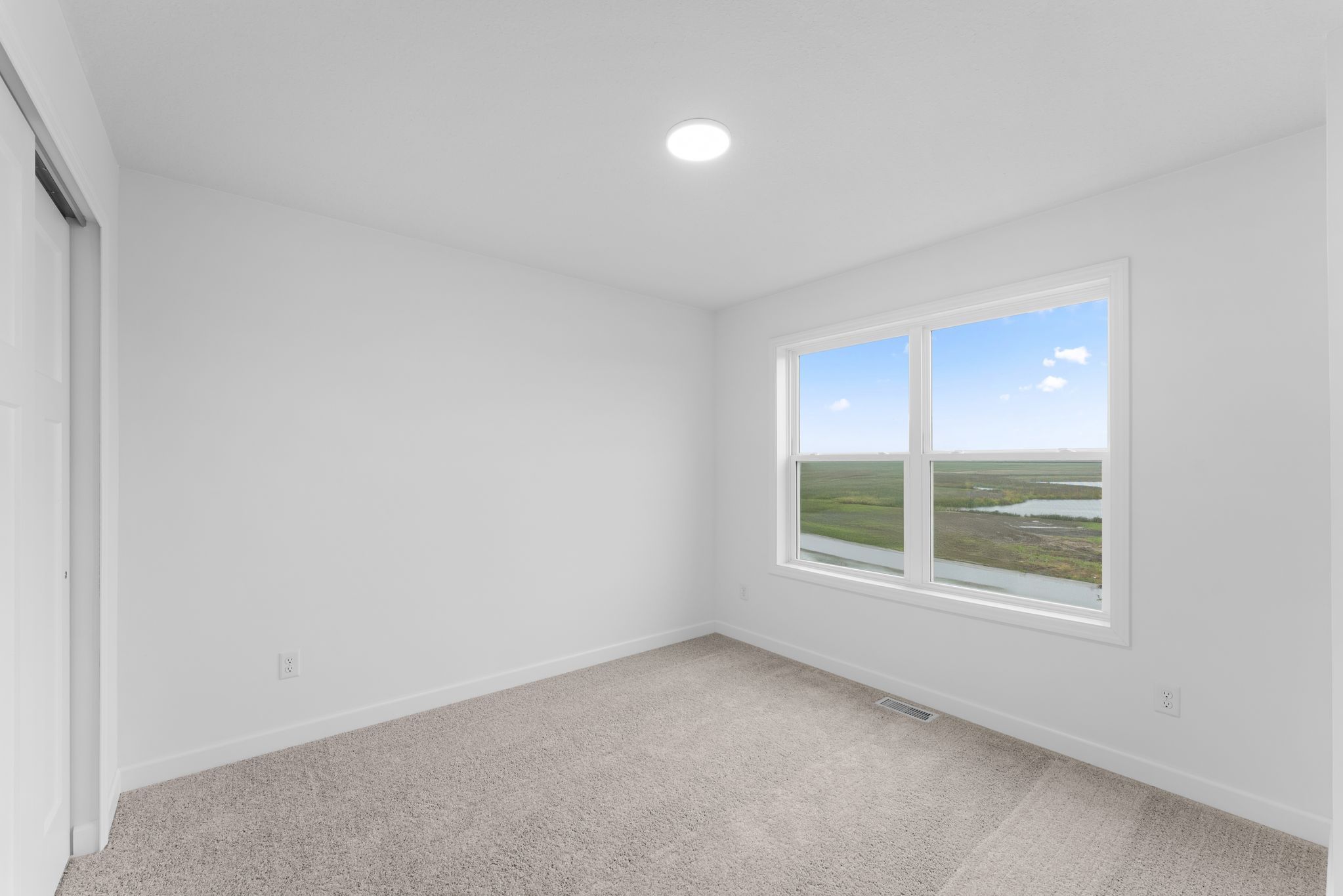 3 Fieldsof Winslow Cove Bristol QMI H S22134543613 Bedroom 1of3 F2