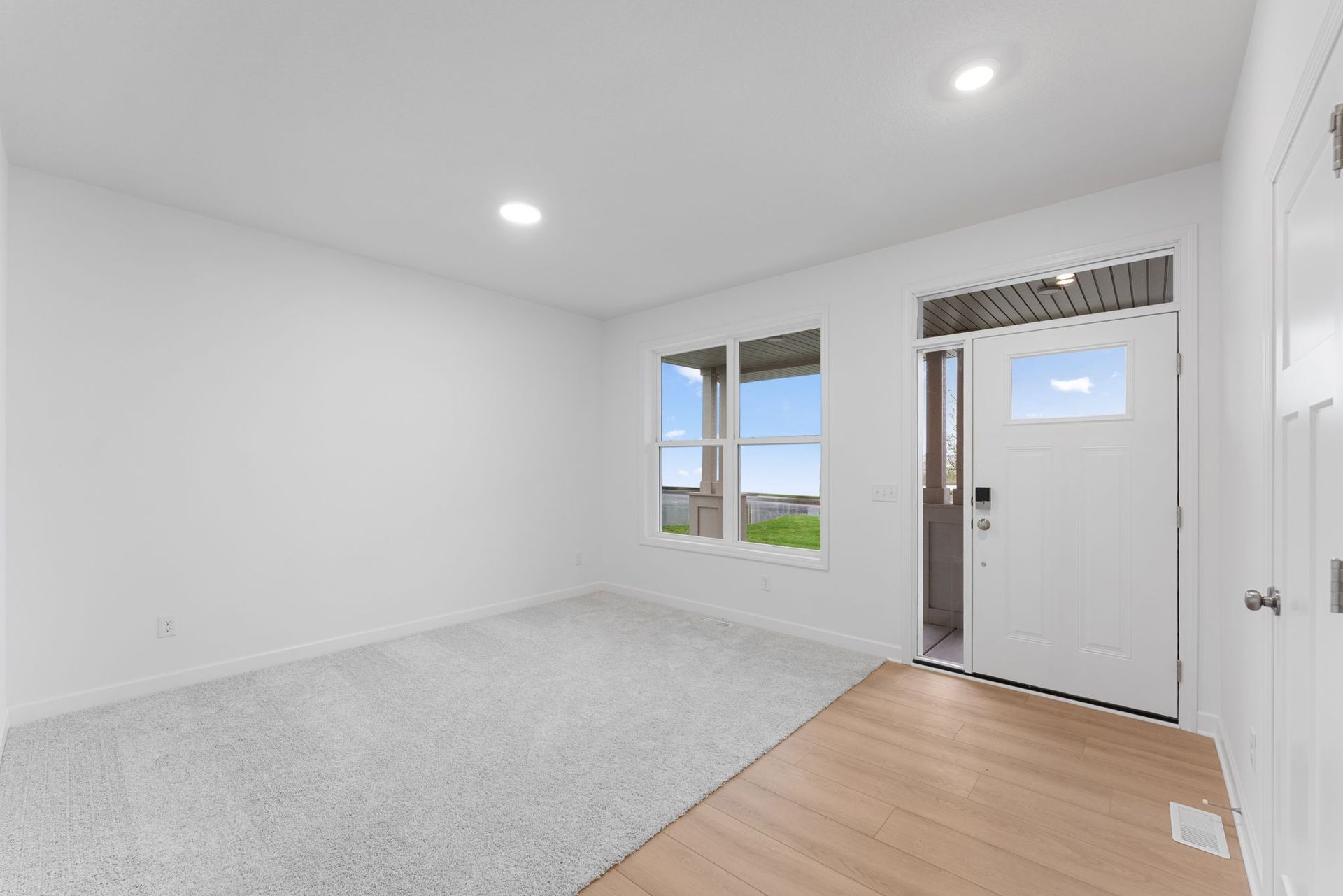 8 Fieldsof Winslow Cove Bristol QMI H S22134543613 Foyer F1