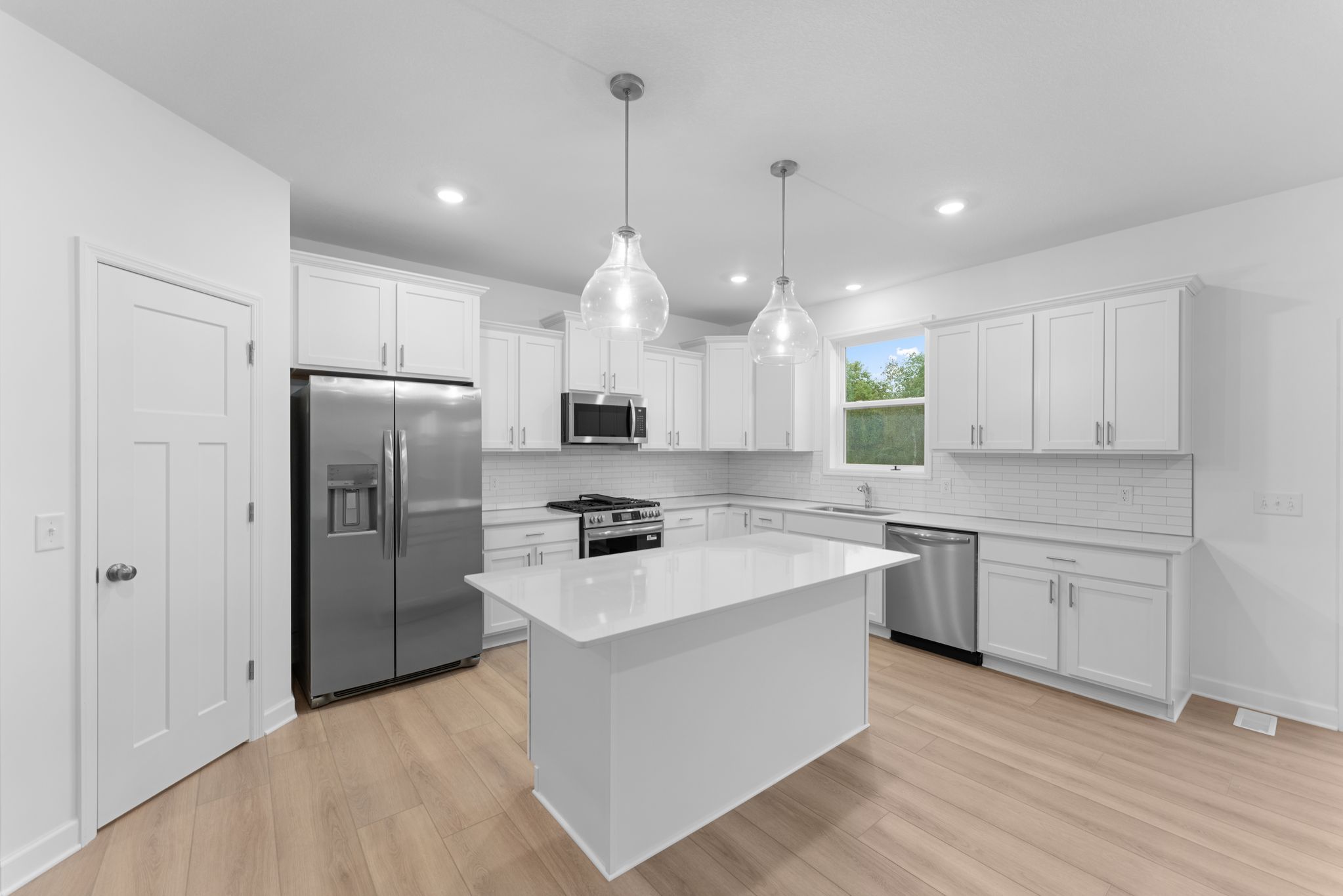 10 Fieldsof Winslow Cove Bristol QMI H S22134543613 Kitchen F1