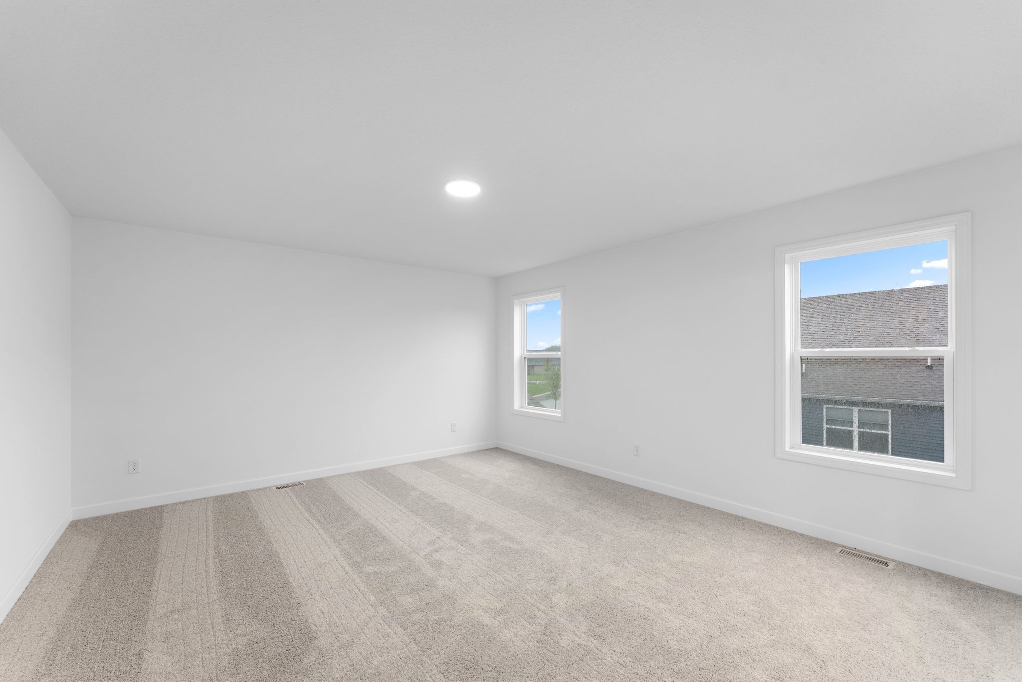 13 Fieldsof Winslow Cove Bristol QMI H S22134543613 Owners Bedroom 1of2 F2
