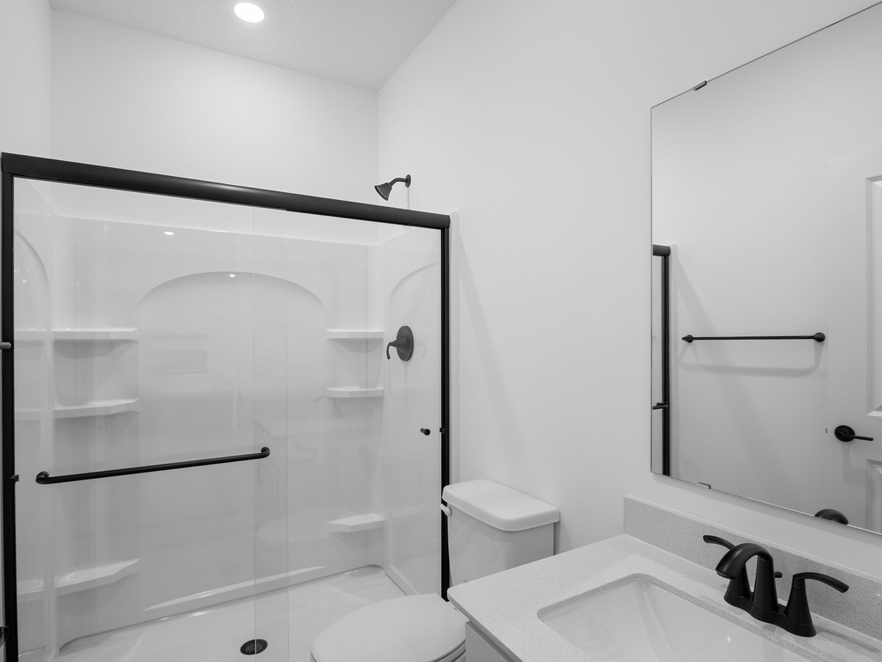 4 Voyageur Farms Davis QMI H S3505 Bathroom 1of2 F1