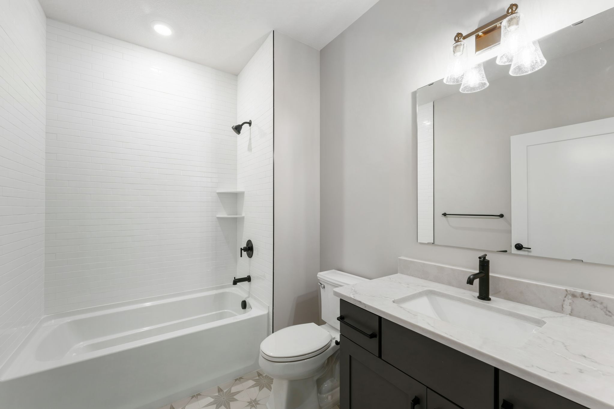 3 Cedar Hills Montreux QMI H S5209 Bathroom 2of3 F1