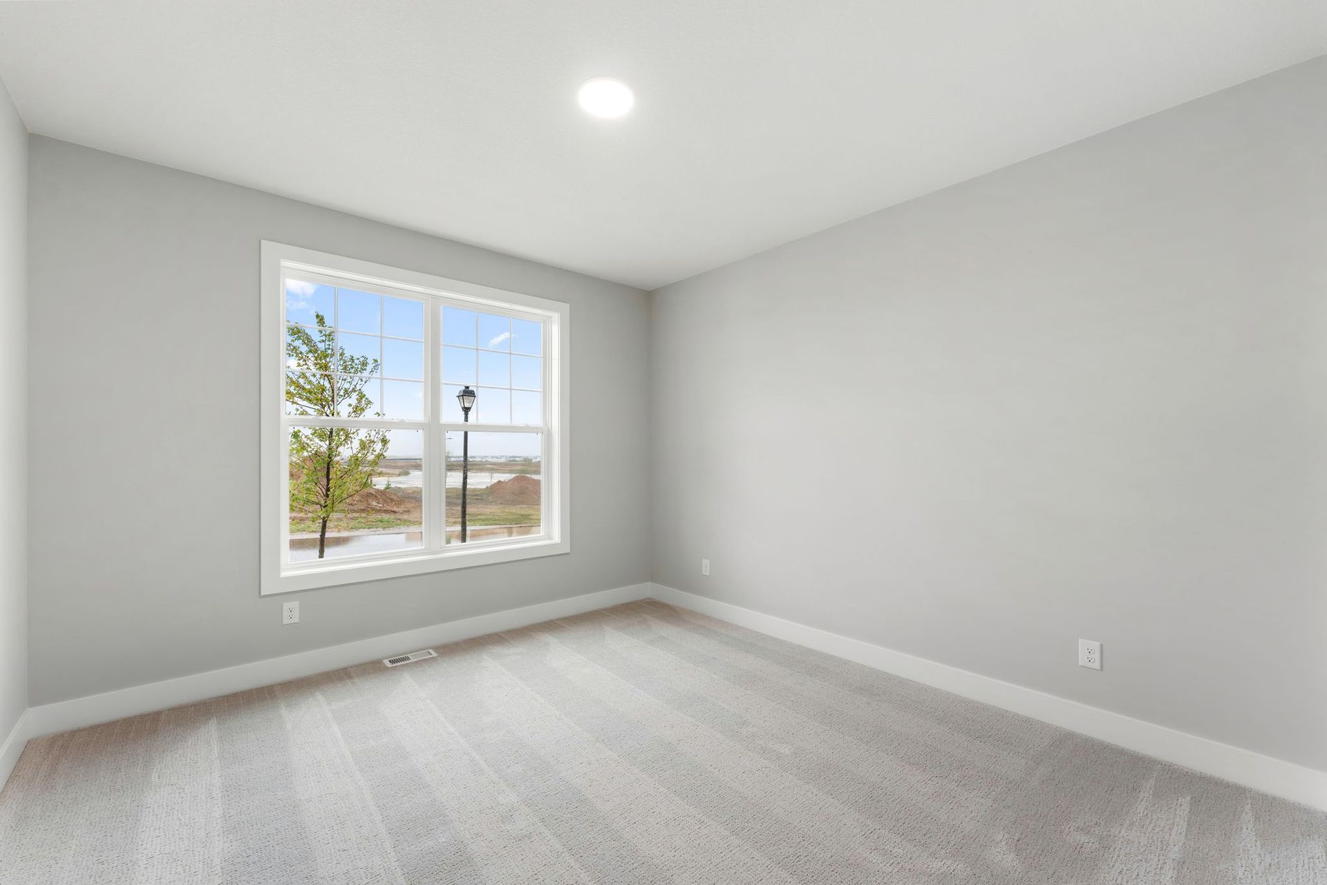 5 Cedar Hills Montreux QMI H S5209 Bedroom 1of4 F1