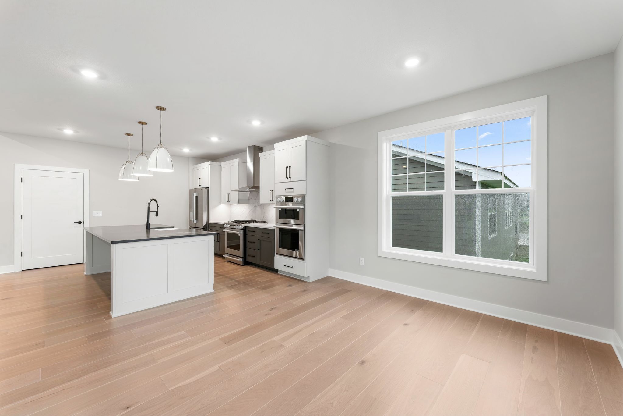 9 Cedar Hills Montreux QMI H S5209 Dining Room 1of4 F1