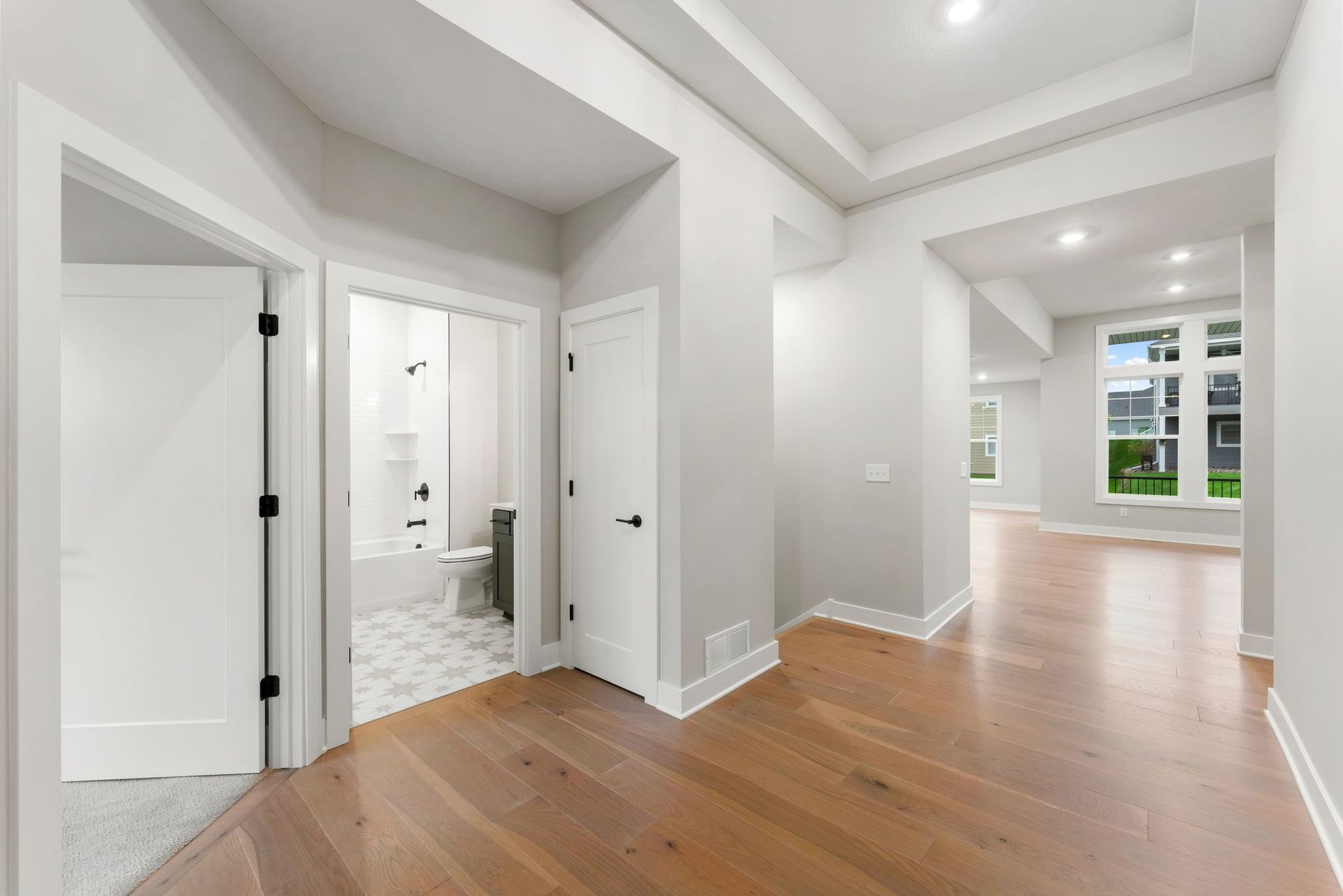 13 Cedar Hills Montreux QMI H S5209 Foyer 1of3 F1