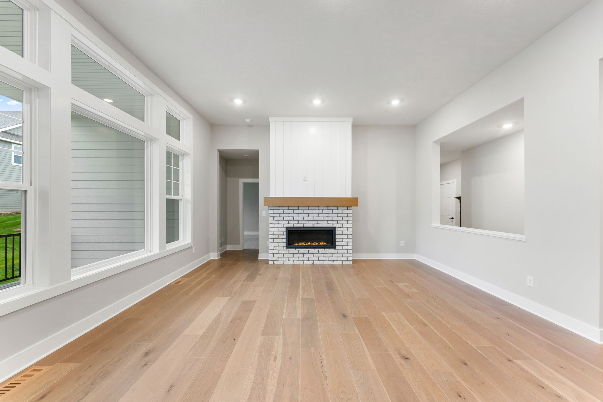 16 Cedar Hills Montreux QMI H S5209 Great Room 1of5 F1