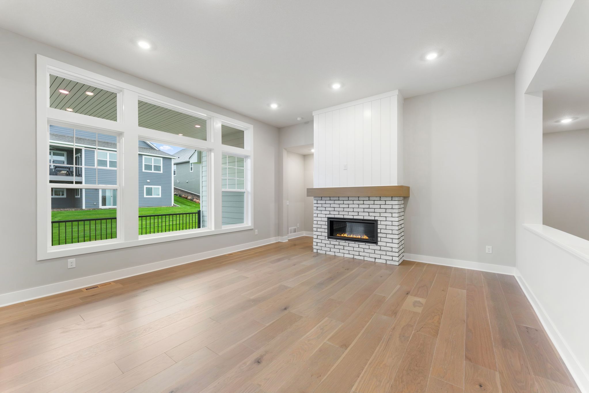 17 Cedar Hills Montreux QMI H S5209 Great Room 2of5 F1