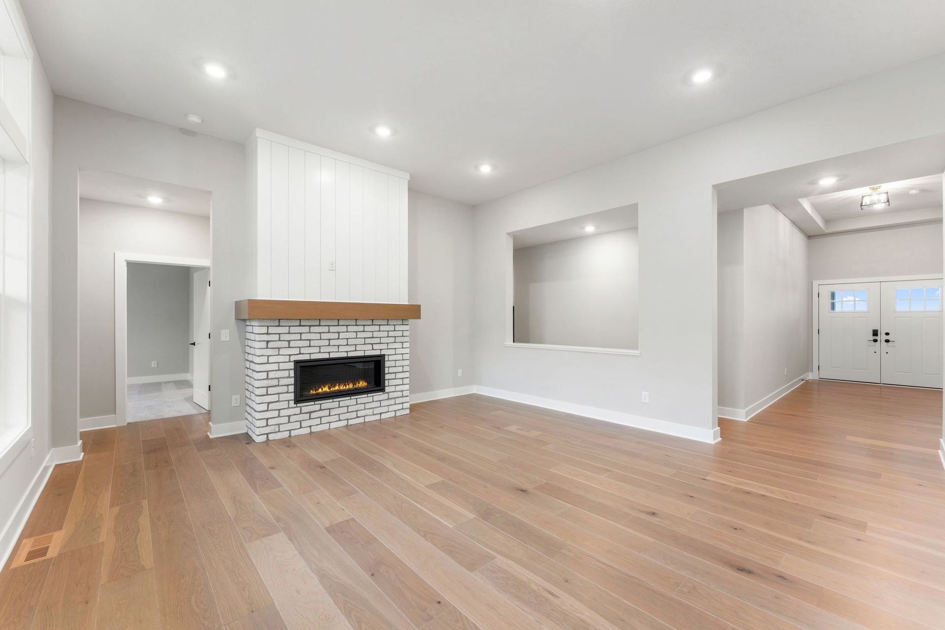18 Cedar Hills Montreux QMI H S5209 Great Room 3of5 F1