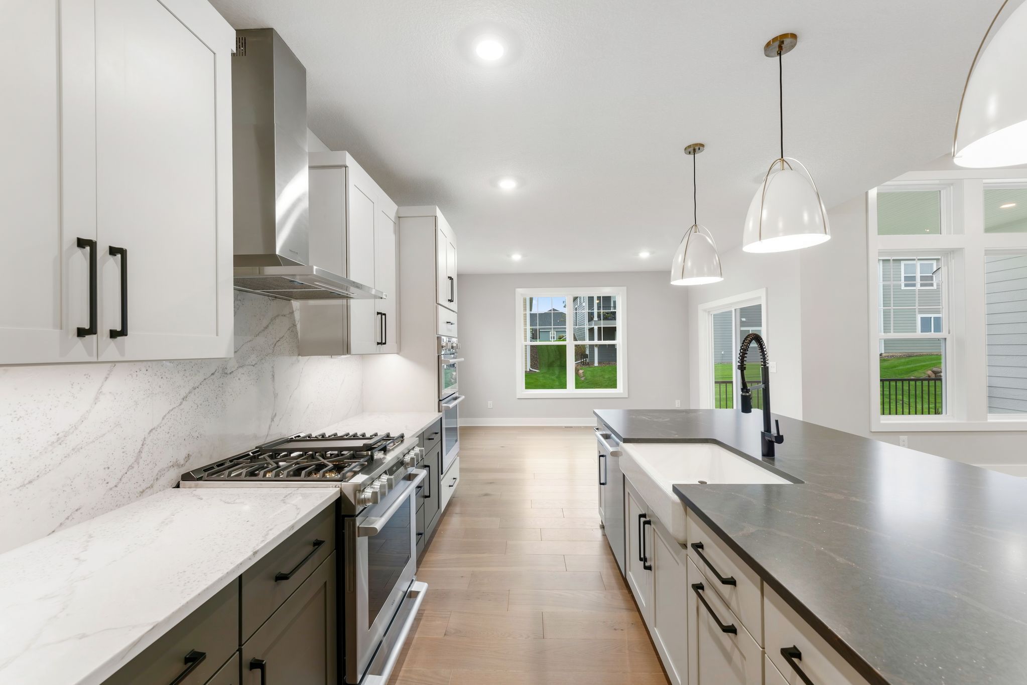 25 Cedar Hills Montreux QMI H S5209 Kitchen 5of6 F1
