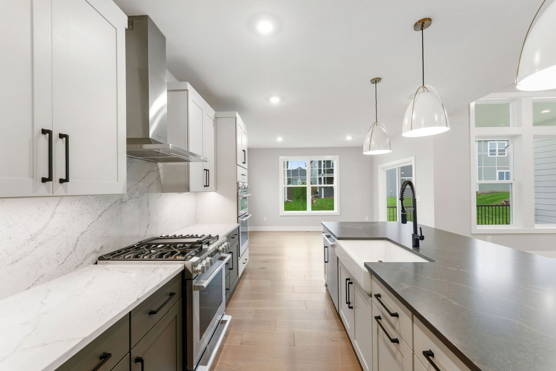 25 Cedar Hills Montreux QMI H S5209 Kitchen 5of6 F1