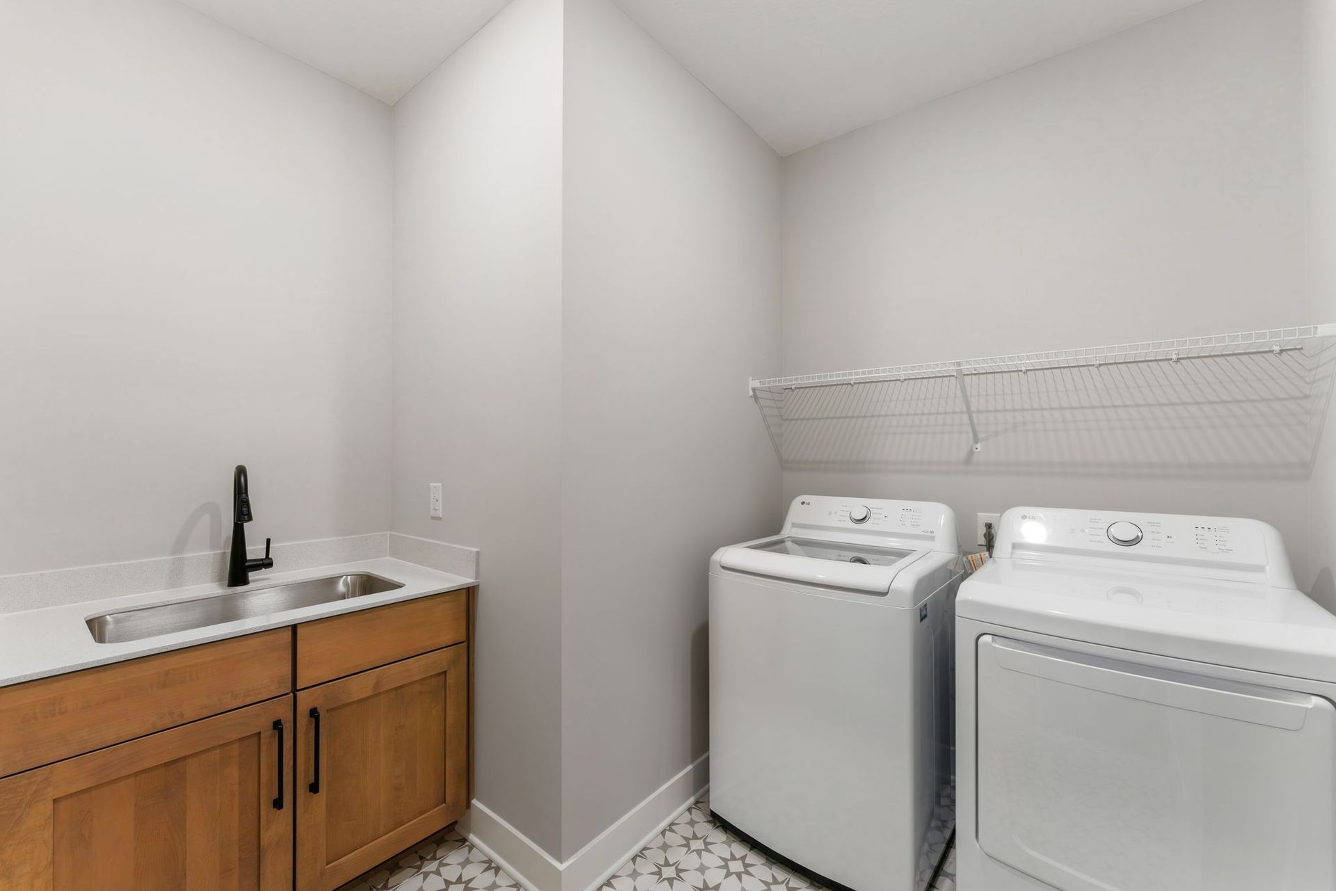 27 Cedar Hills Montreux QMI H S5209 Laundry Room F1