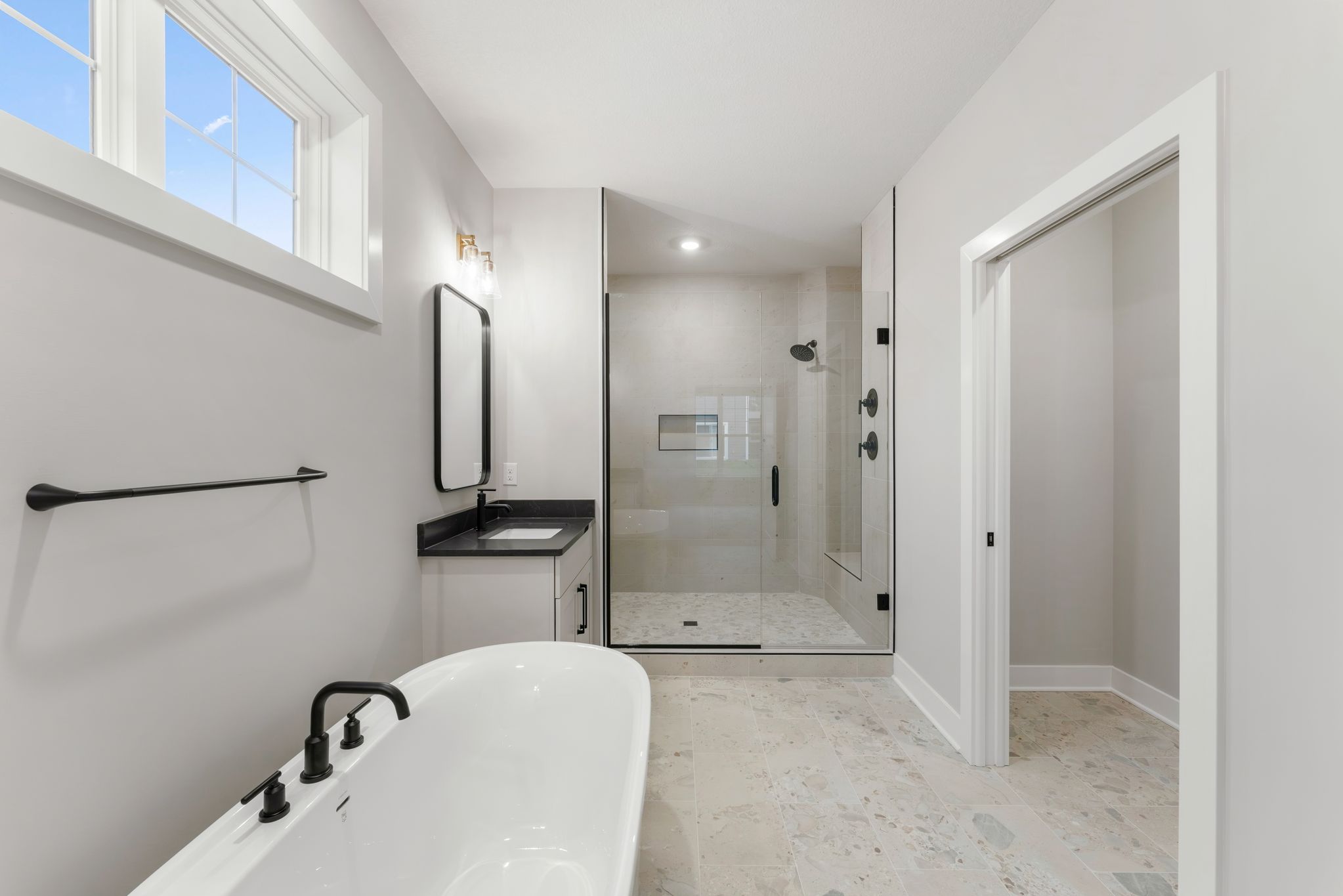 28 Cedar Hills Montreux QMI H S5209 Master Bathroom F1