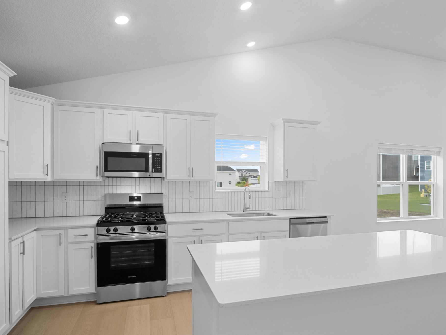 11 Timber Creek Donovan QMI H S4407 Kitchen 2of2 F1