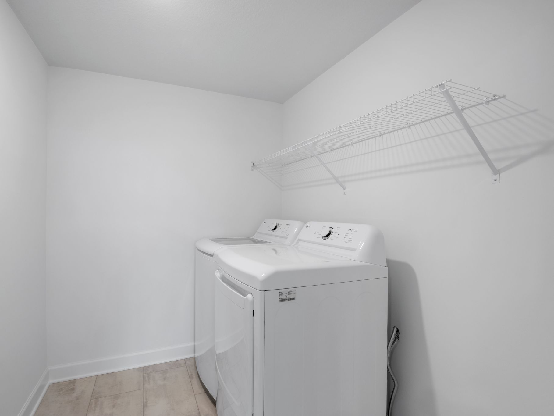 12 Timber Creek Donovan QMI H S4407 Laundry Room F0