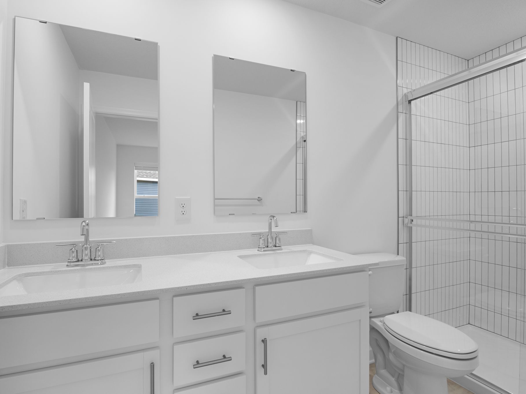 13 Timber Creek Donovan QMI H S4407 Owners Bathroom F1