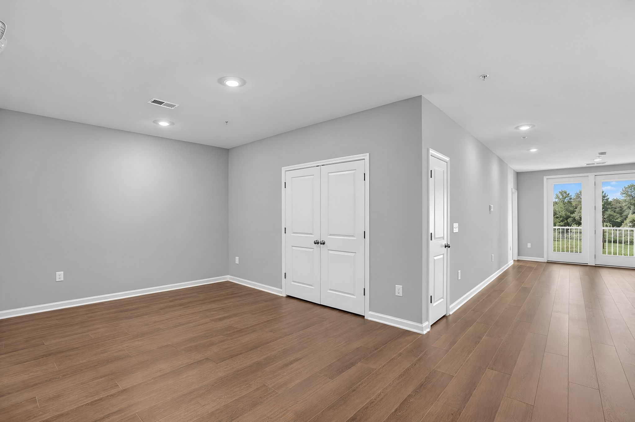 Beechfield Manors Rose Living 1of3