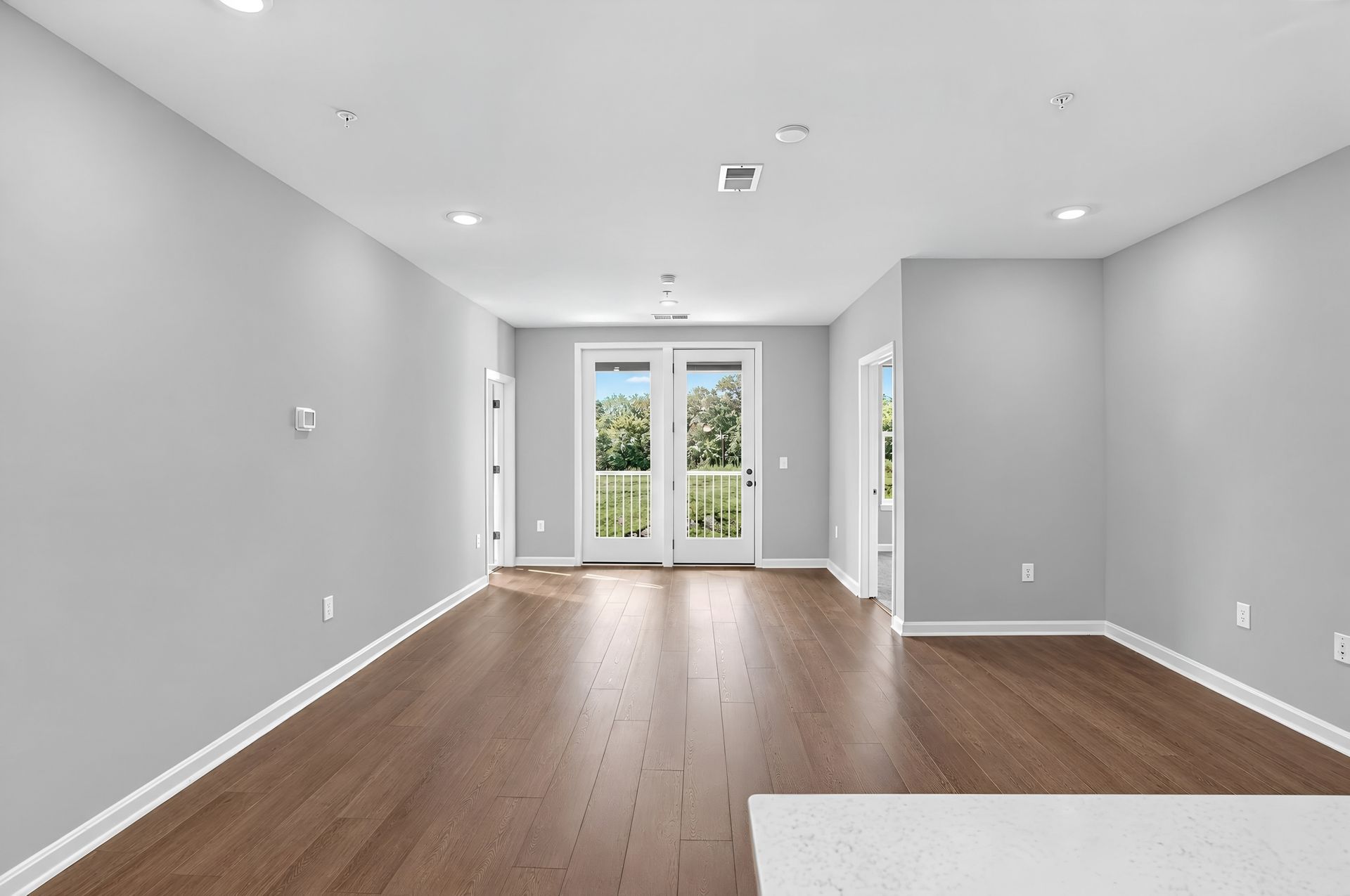 Beechfield Manors Rose Living 2of3
