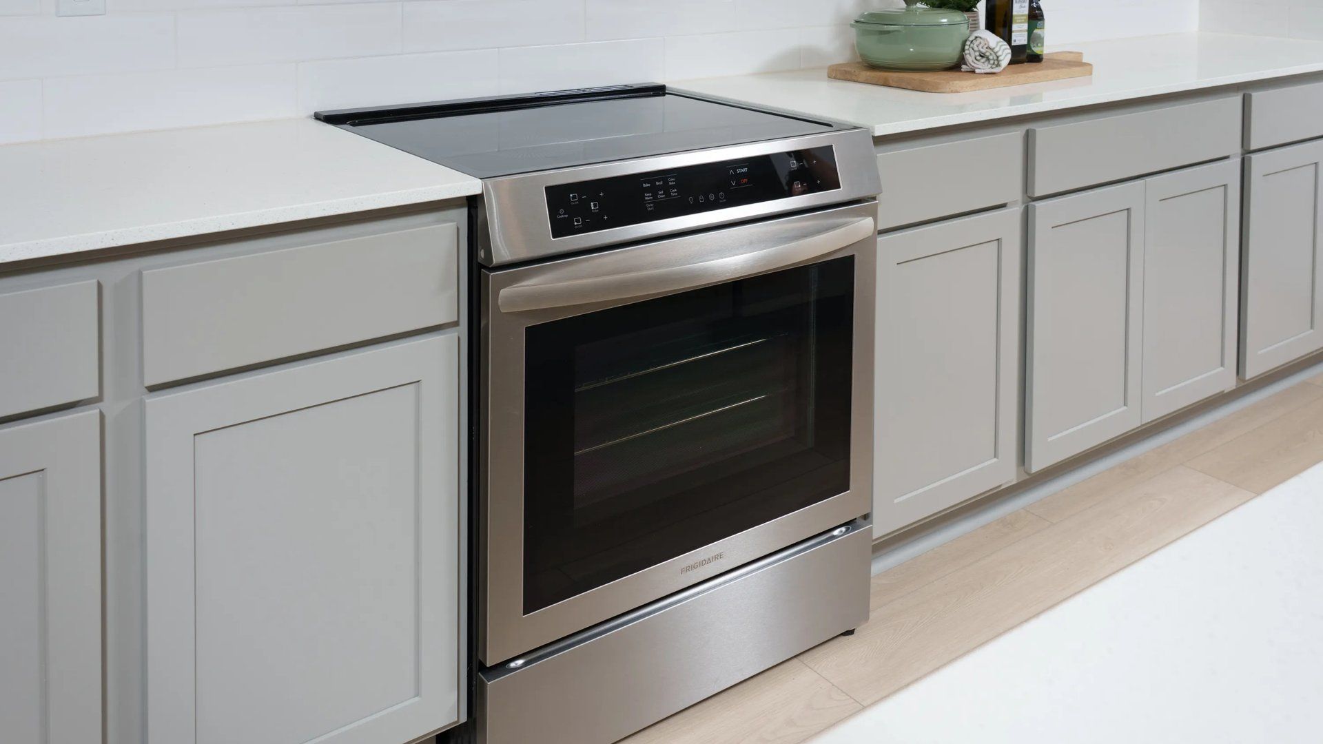 Electric range zoom-in