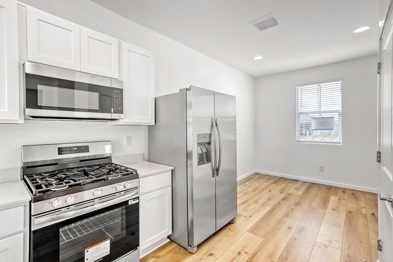 9752 W Flower St   Web Quality   004   04 Kitchen