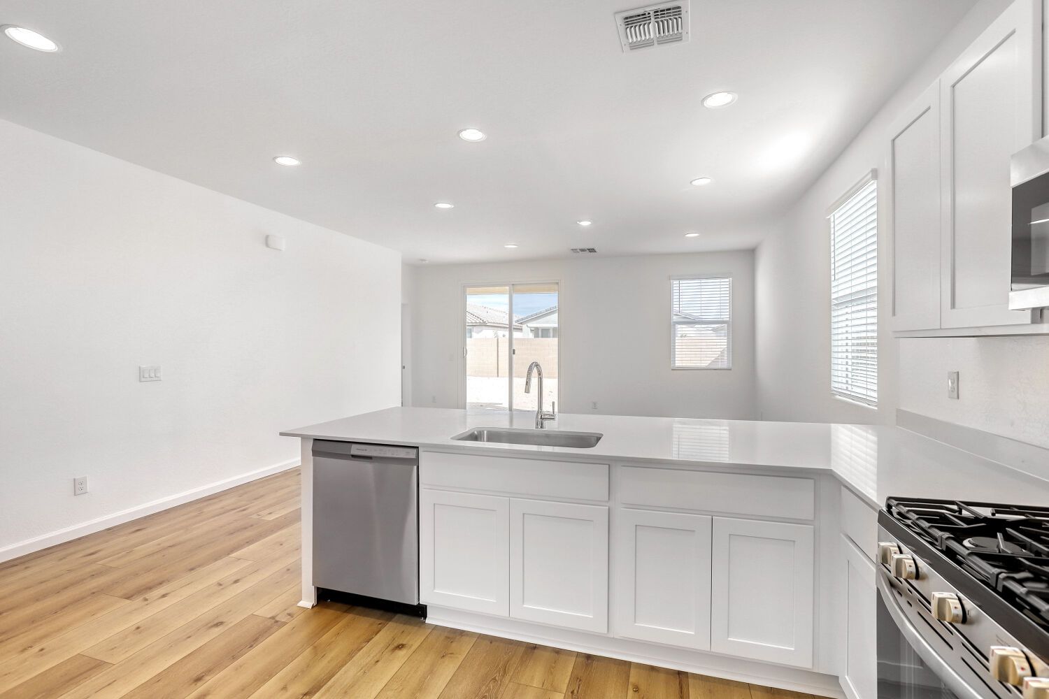 9752 W Flower St   Web Quality   005   05 Kitchen
