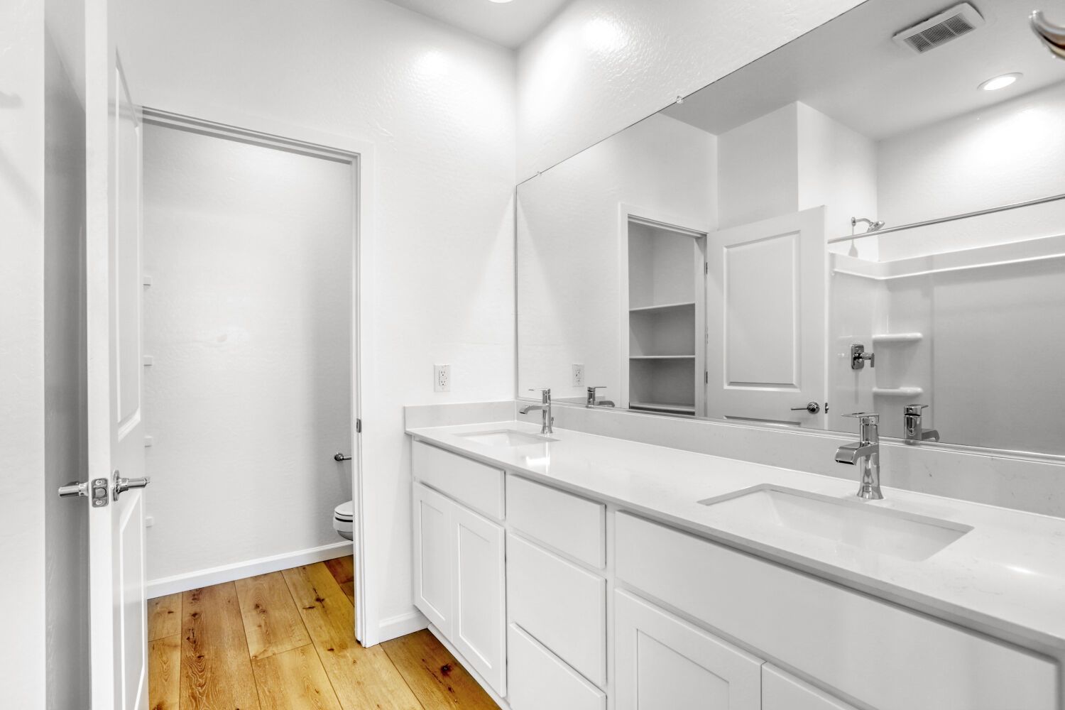 9752 W Flower St   Web Quality   008   08 Primary Bathroom