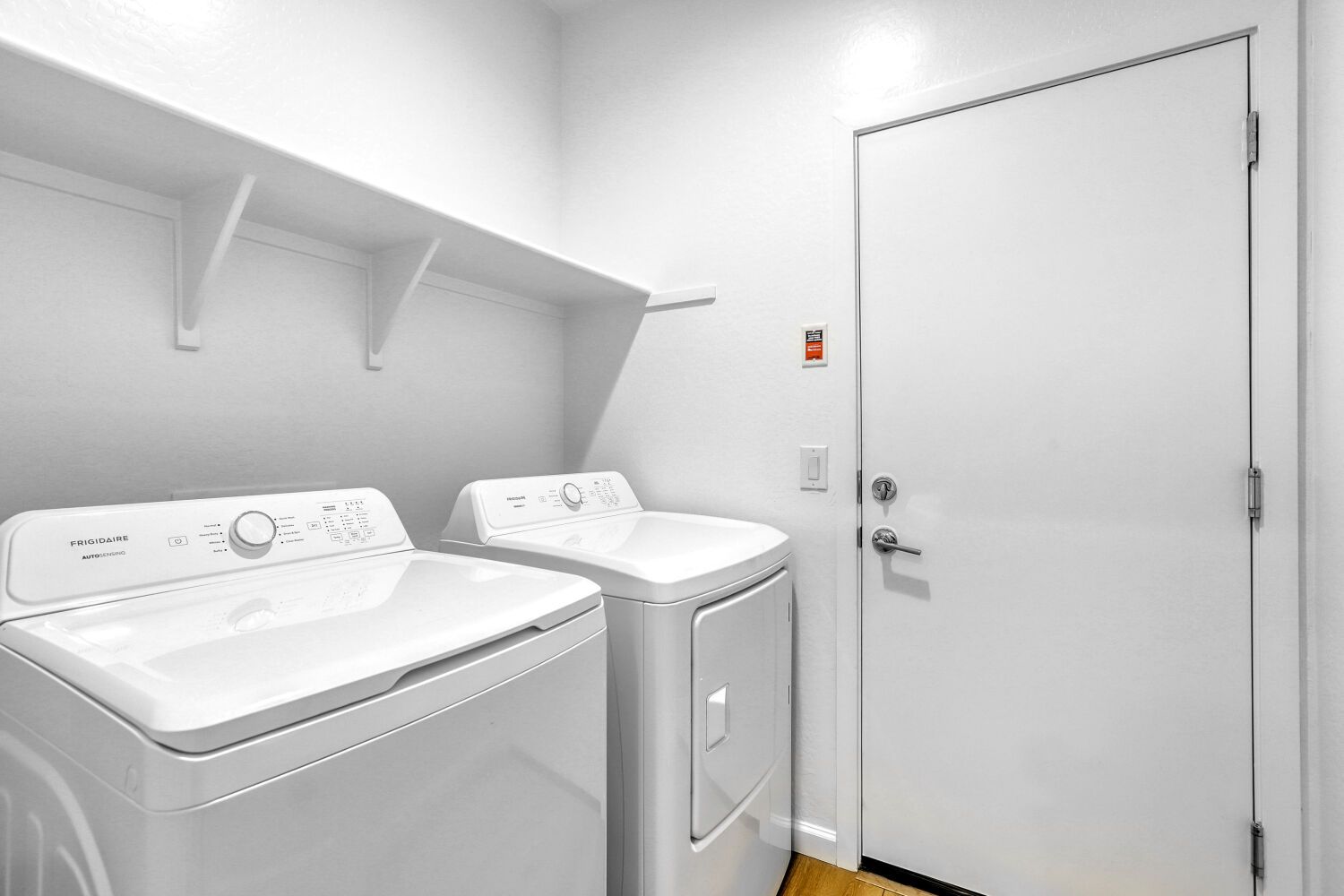 9752 W Flower St   Web Quality   010   10 Laundry Room