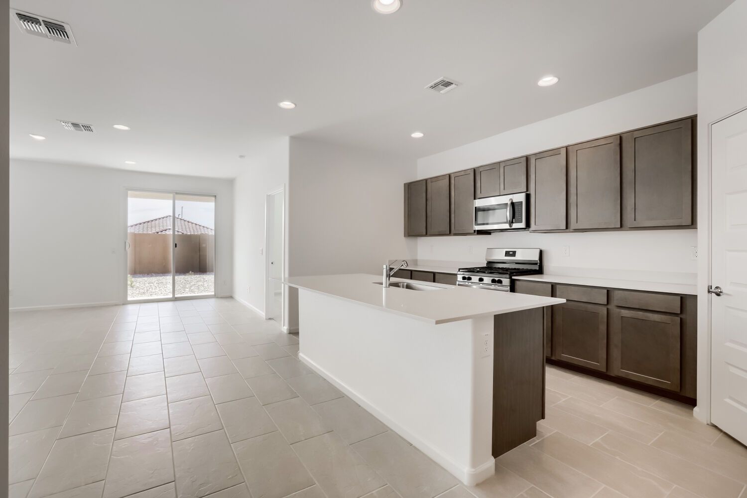 23441 W Chipman Rd   Web Quality   004   04 Kitchen