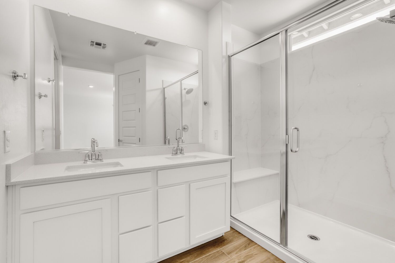 23351 W Pkwy Dr   Web Quality   008   08 Primary Bathroom