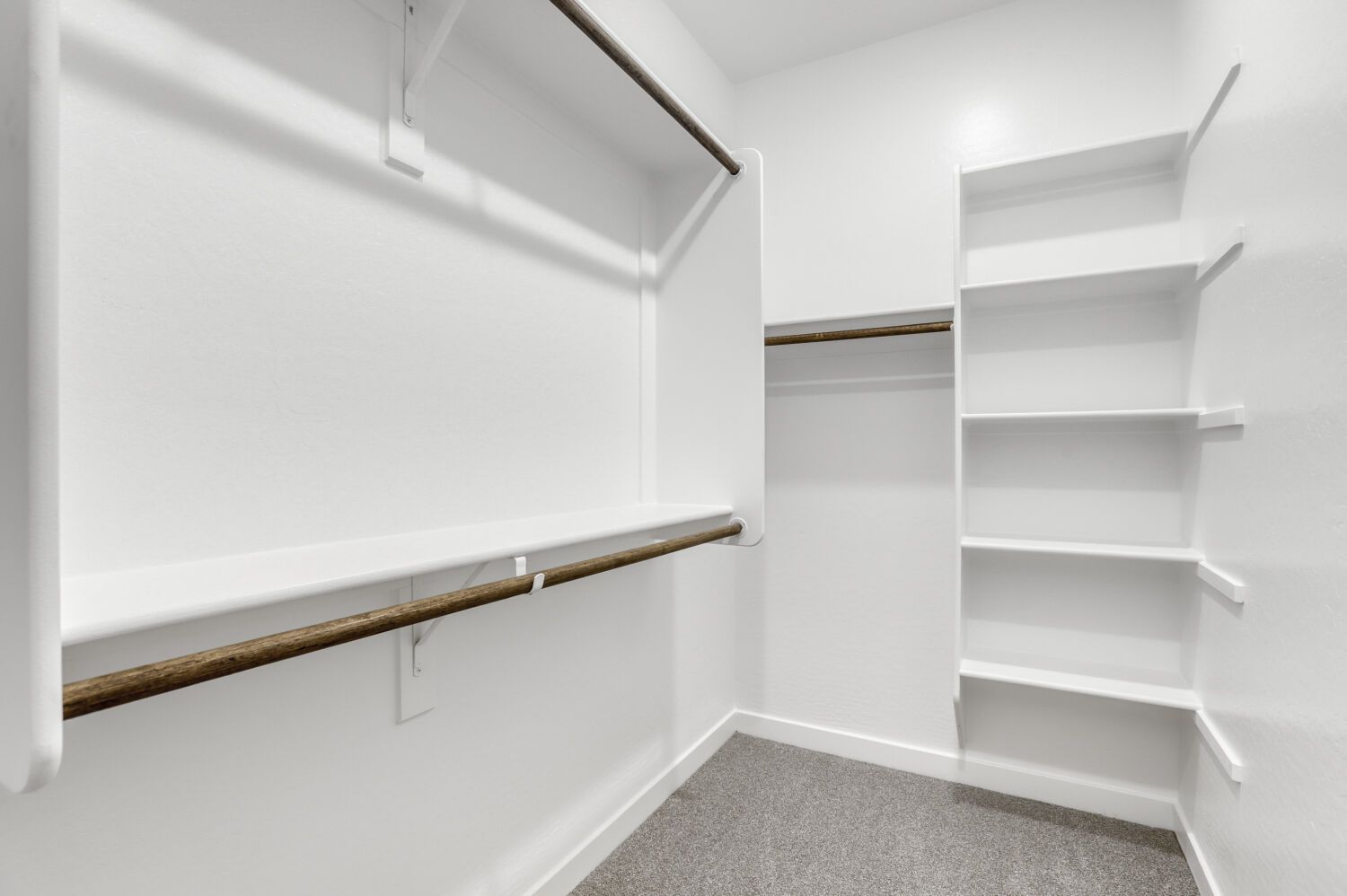 23351 W Pkwy Dr   Web Quality   009   09 Primary Bedroom Closet