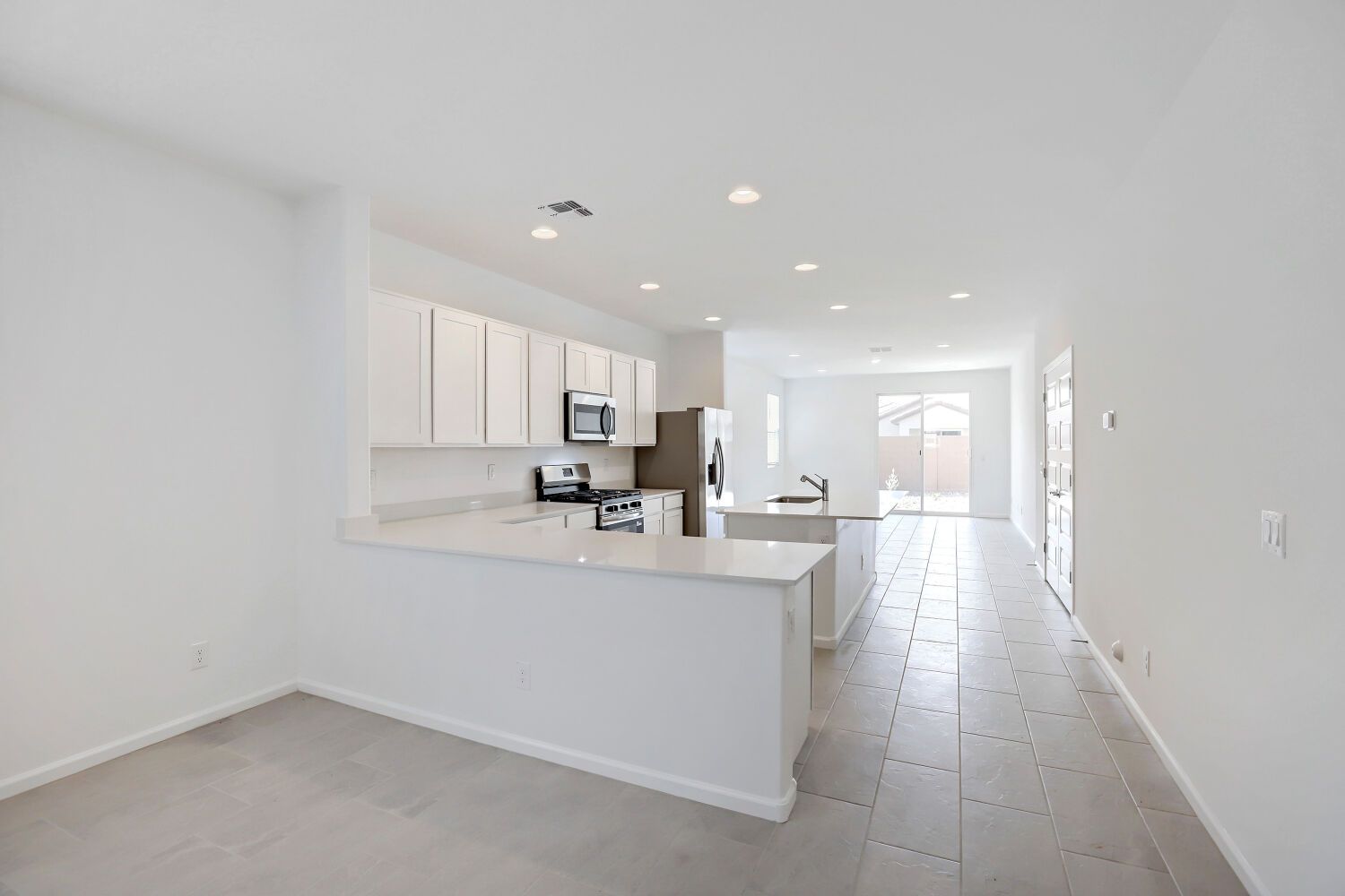 23197 W Corona Ave   Web Quality   003   03 Kitchen