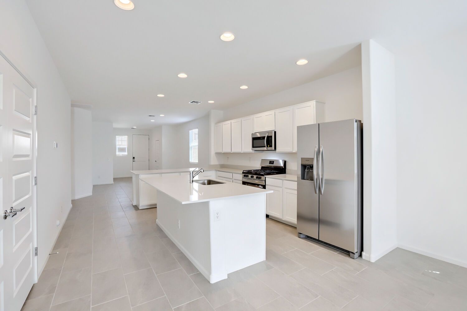 23197 W Corona Ave   Web Quality   004   04 Kitchen