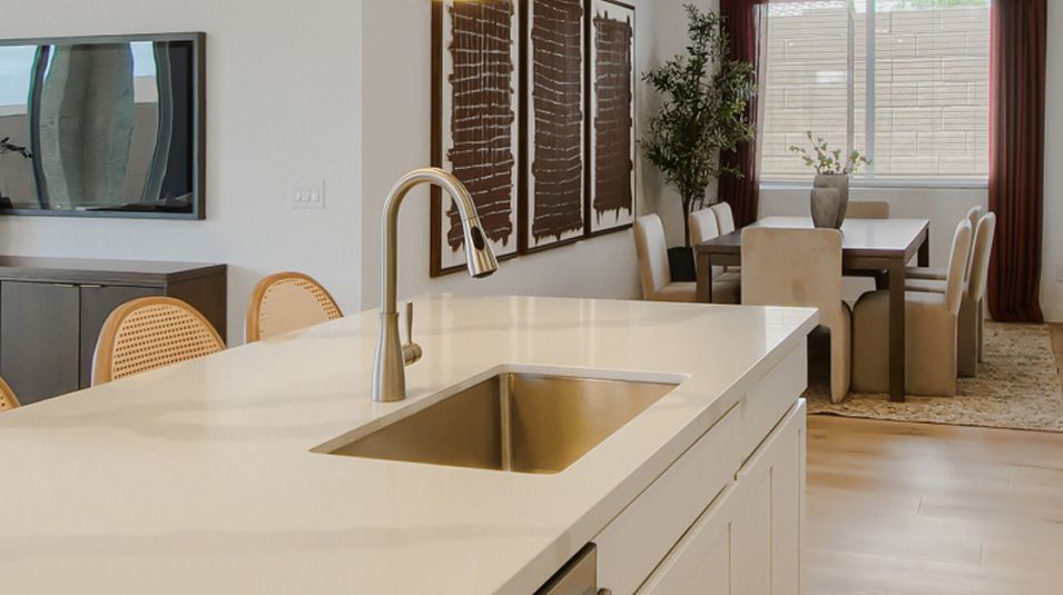 Discovery Saddleback Ironwood Kitchen 1of5 F1
