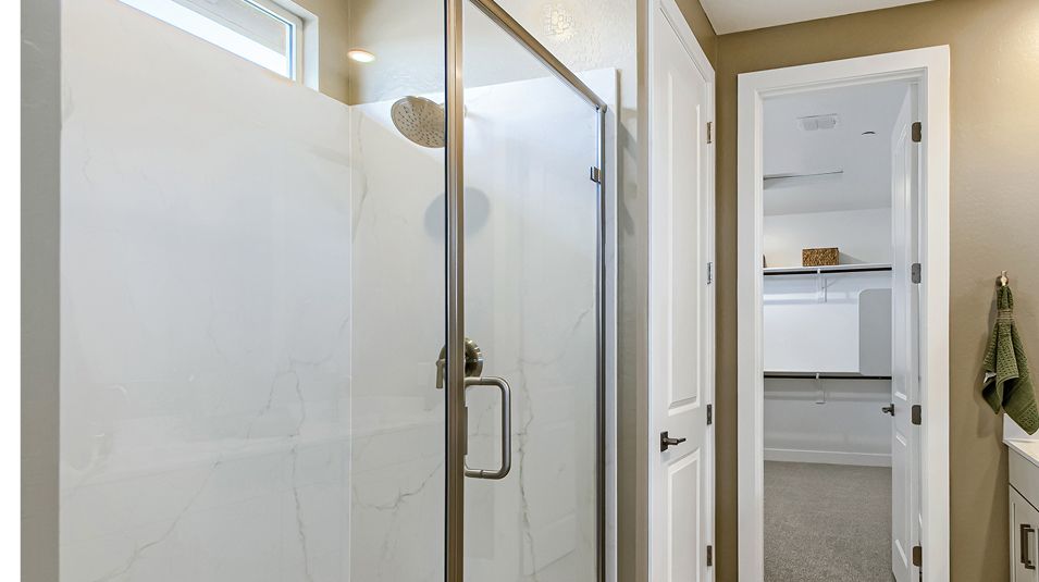 Horizon Saddleback Avery Owners Bath 2of2 F2