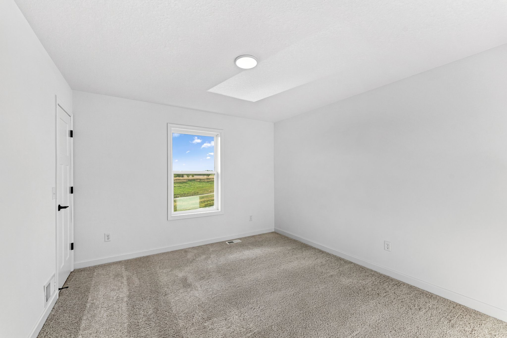 10 Watermark Lewis QMI H S20748548503 Bedroom 5of5 F2