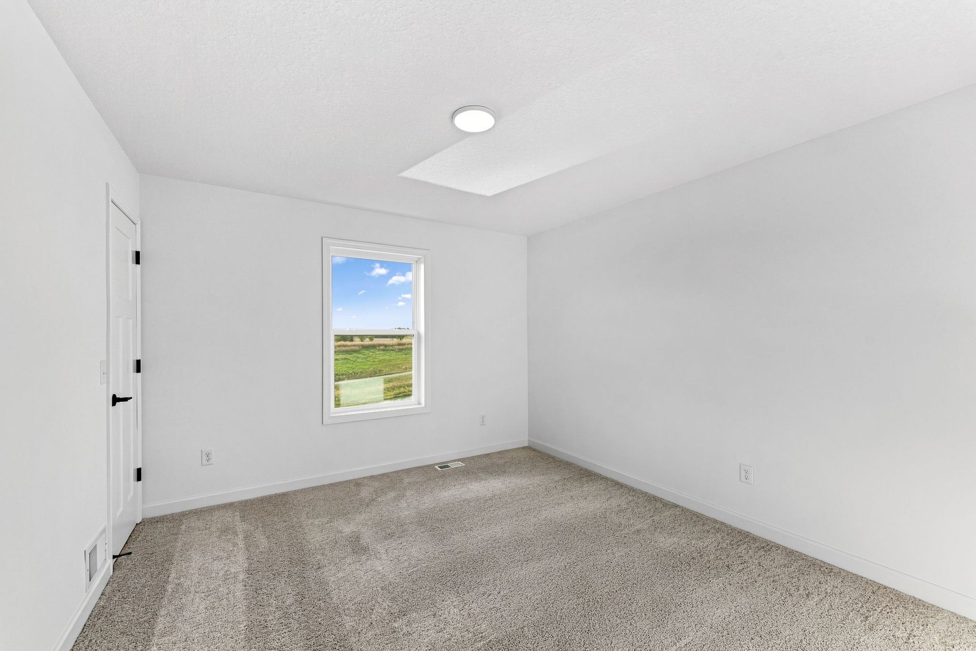 10 Watermark Lewis QMI H S20748548503 Bedroom 5of5 F2