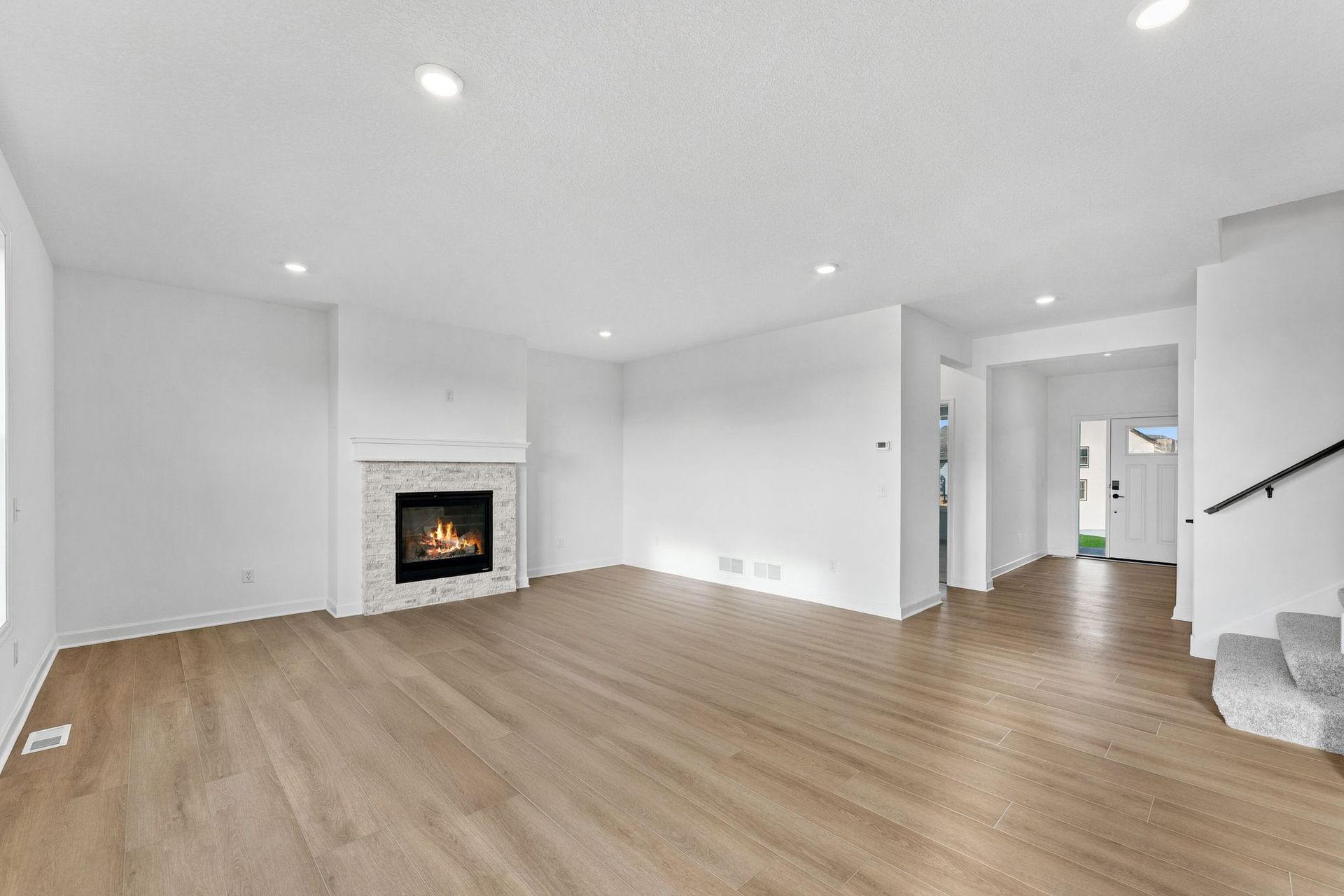 13 Watermark Lewis QMI H S20748548503 Great Room 2of2 F1