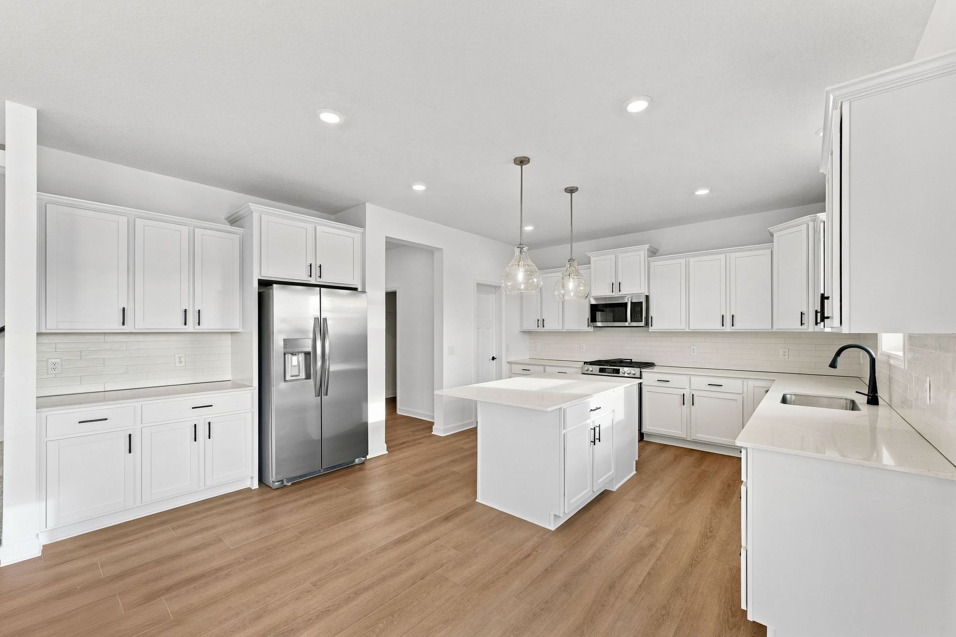 14 Watermark Lewis QMI H S20748548503 Kitchen 1of2 F1