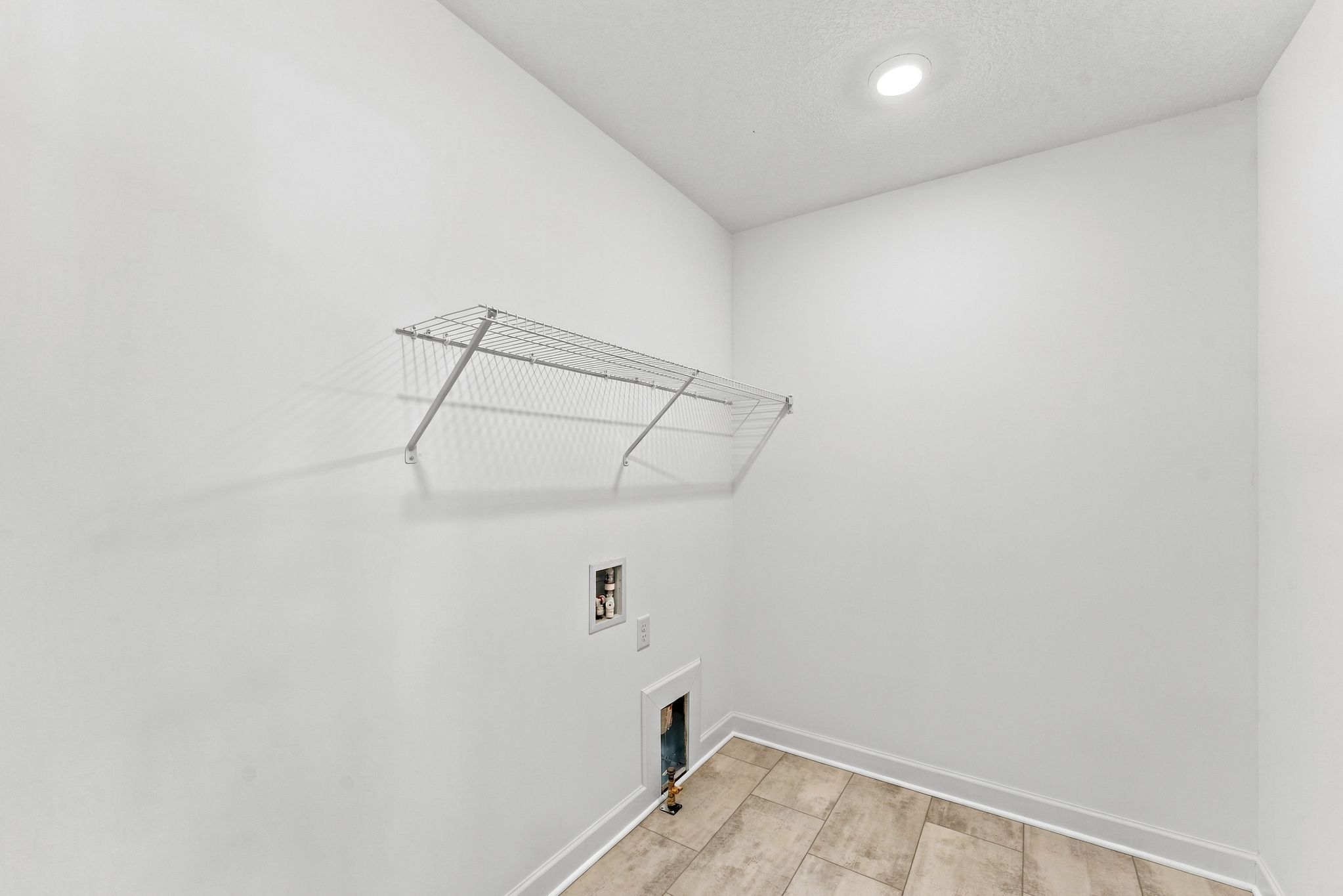 16 Watermark Lewis QMI H S20748548503 Laundry Room F2