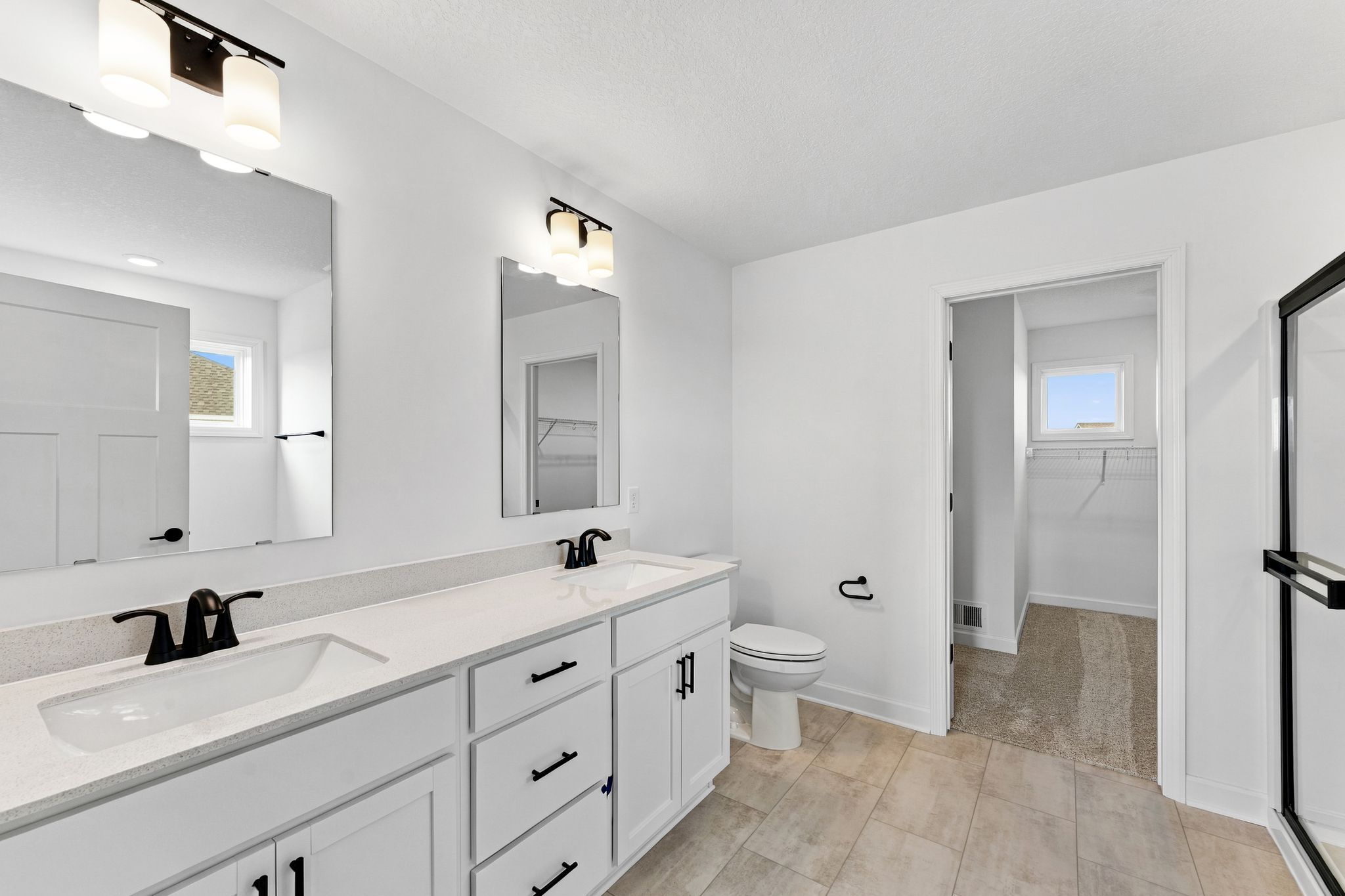 18 Watermark Lewis QMI H S20748548503 Owners Bathroom F2