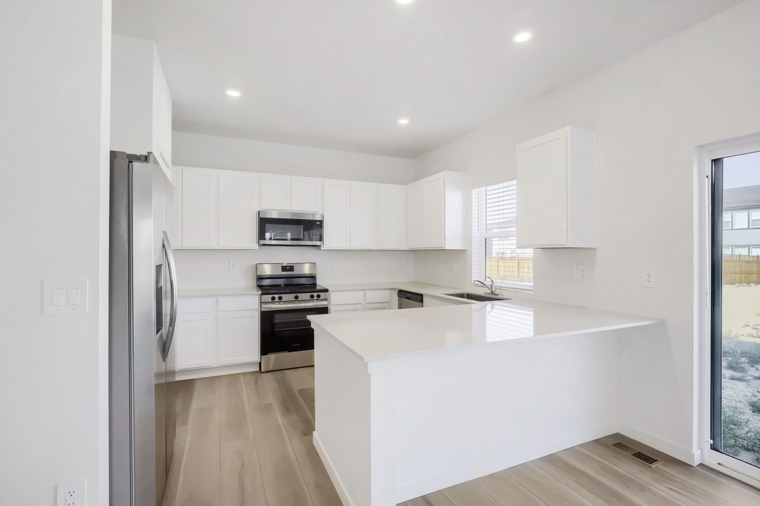 182 Mia Ln Kitchen
