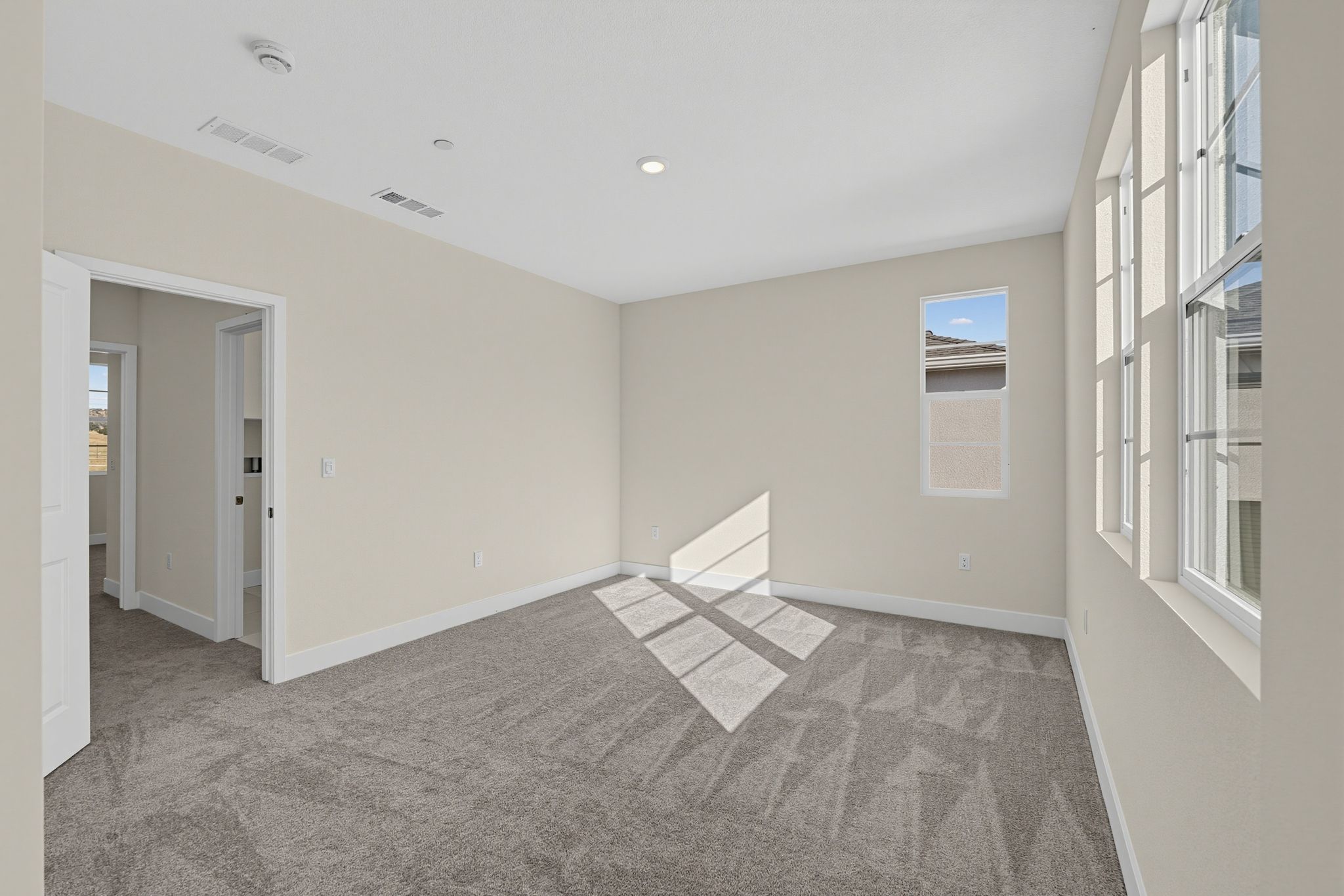 04 562 Royal National Road Living room 8364