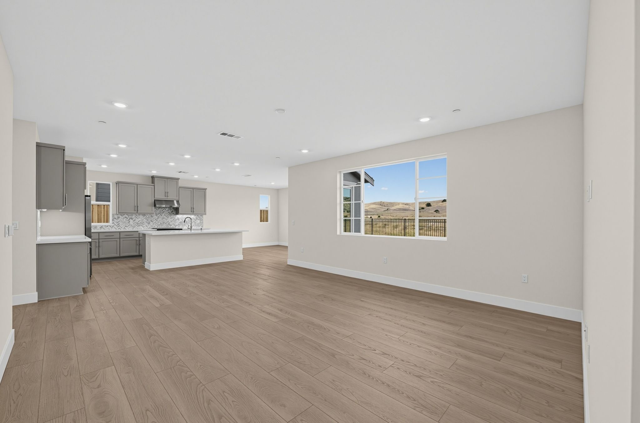09 562 Royal National Road Kitchen 8289