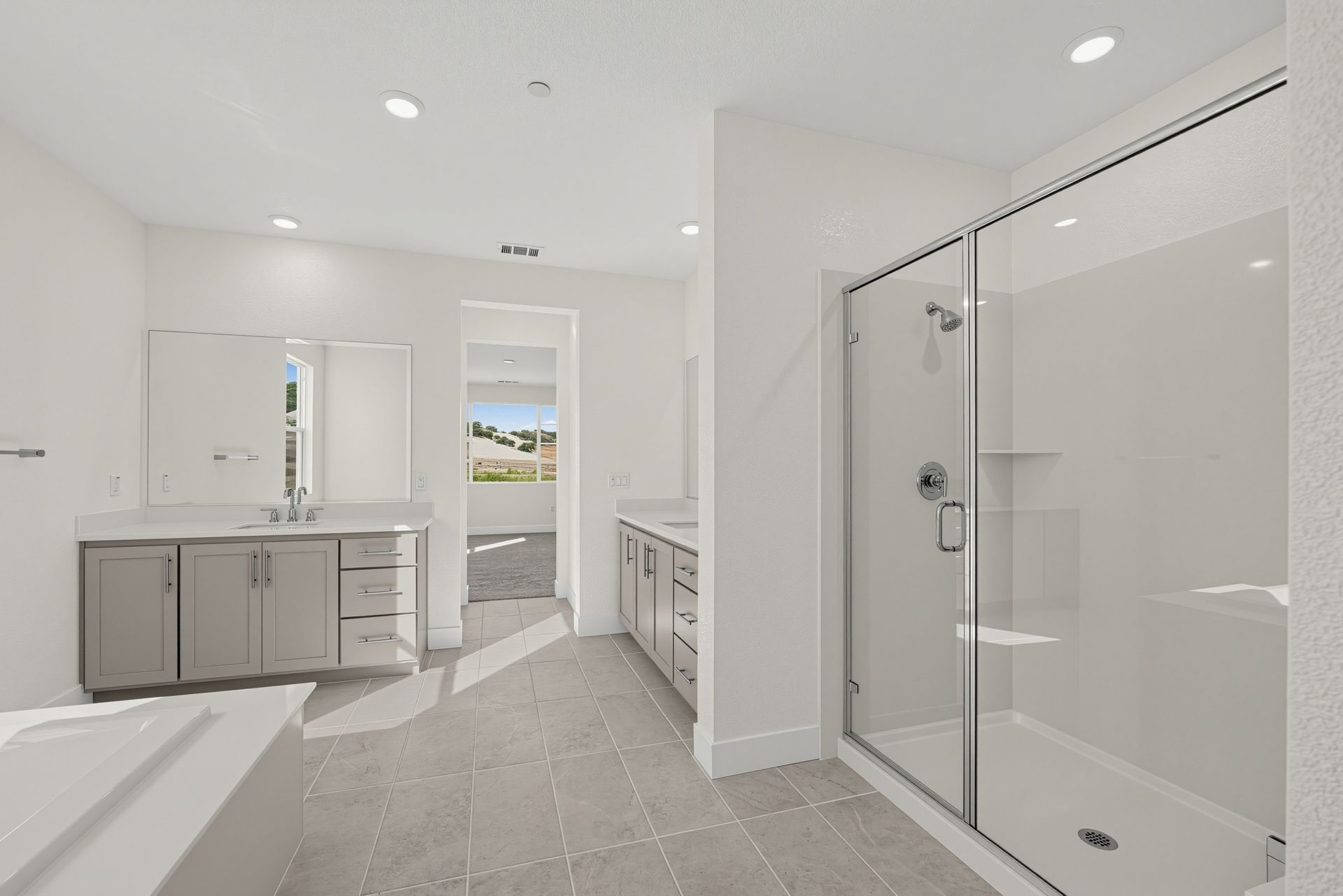 12 562 Royal National Road Bathroom 8544