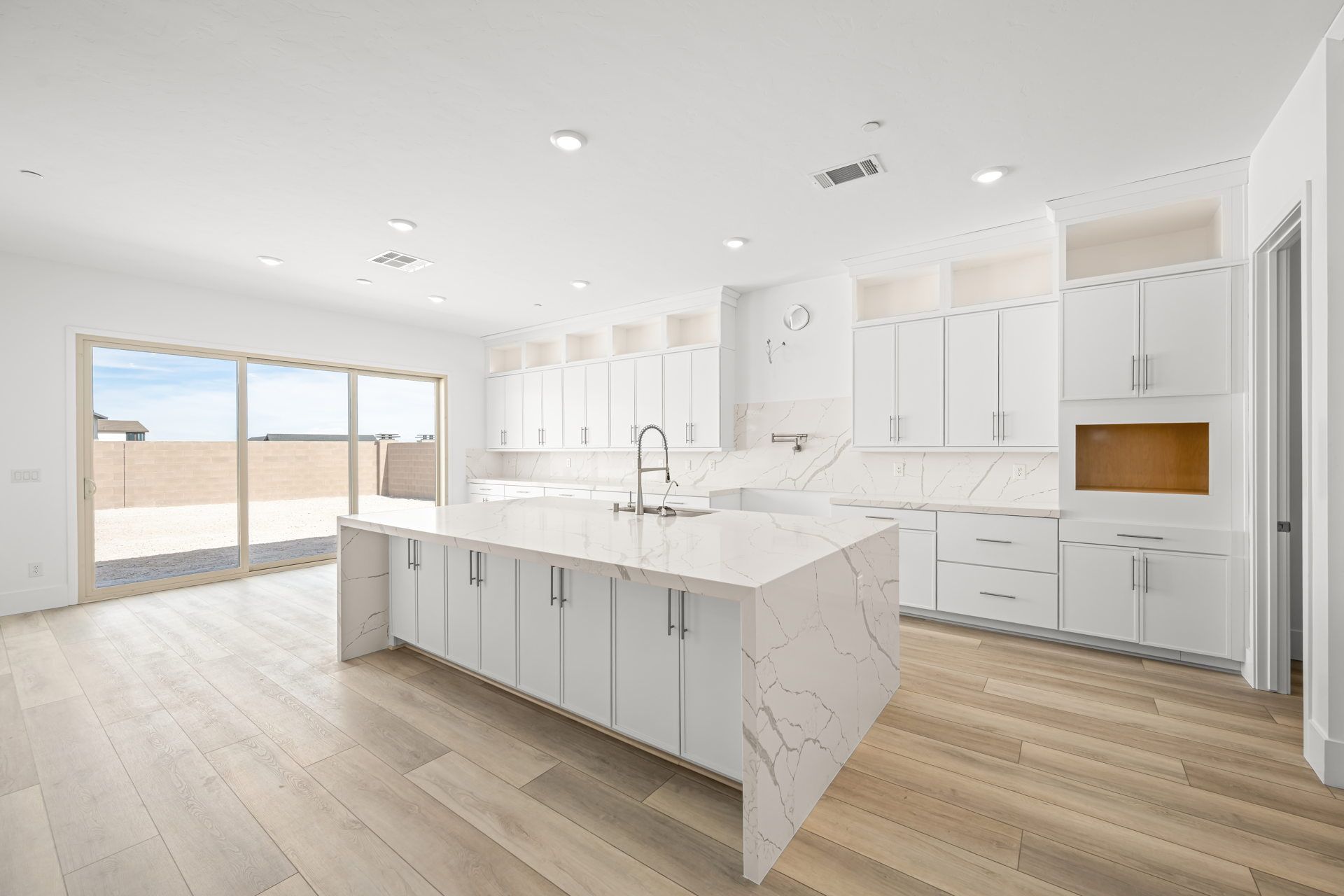 Lennar12428 Breezy Bluff Ave12