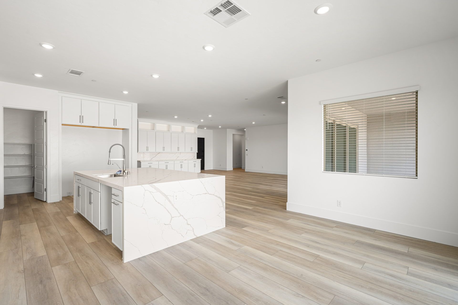 Lennar12428 Breezy Bluff Ave14