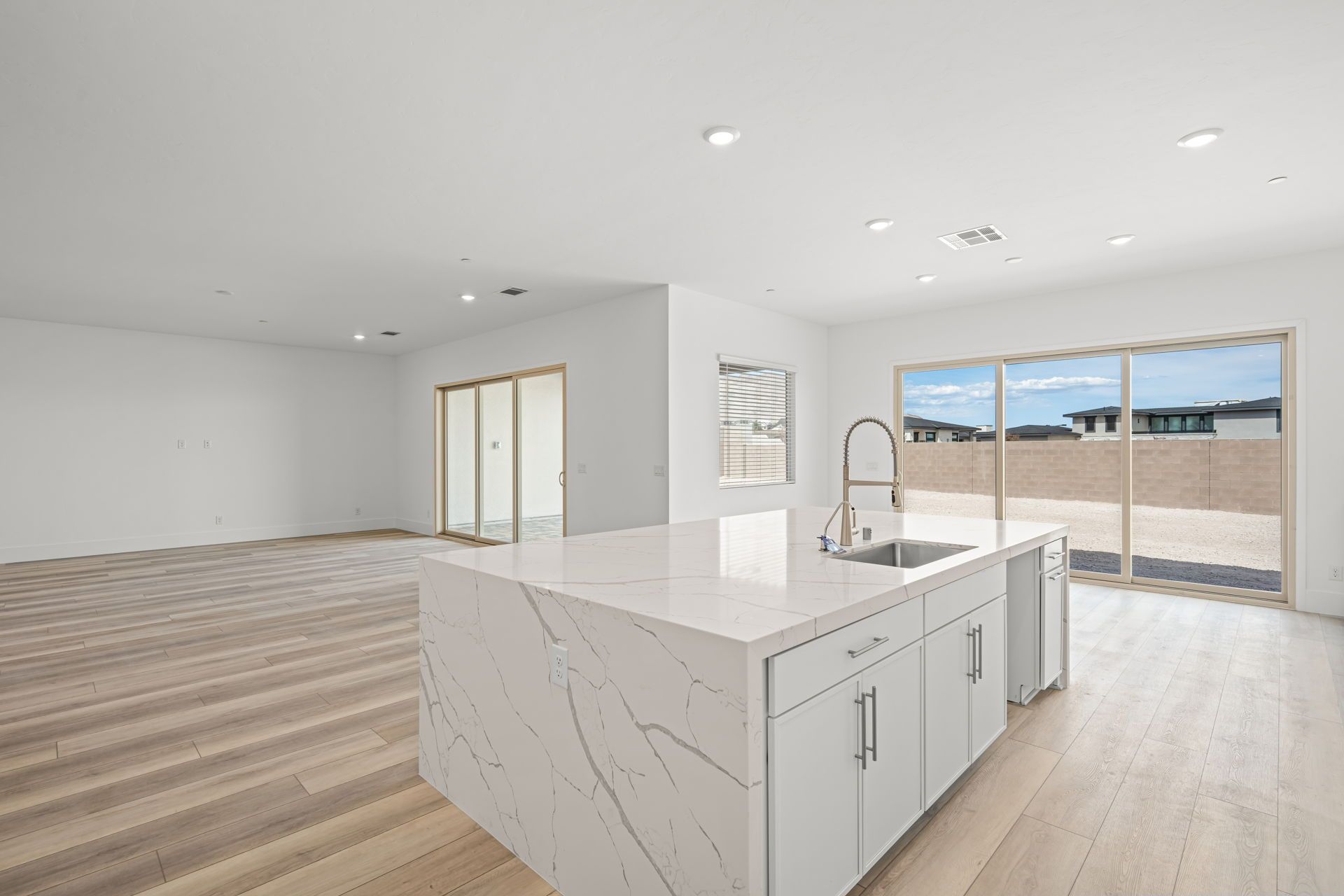 Lennar12428 Breezy Bluff Ave15
