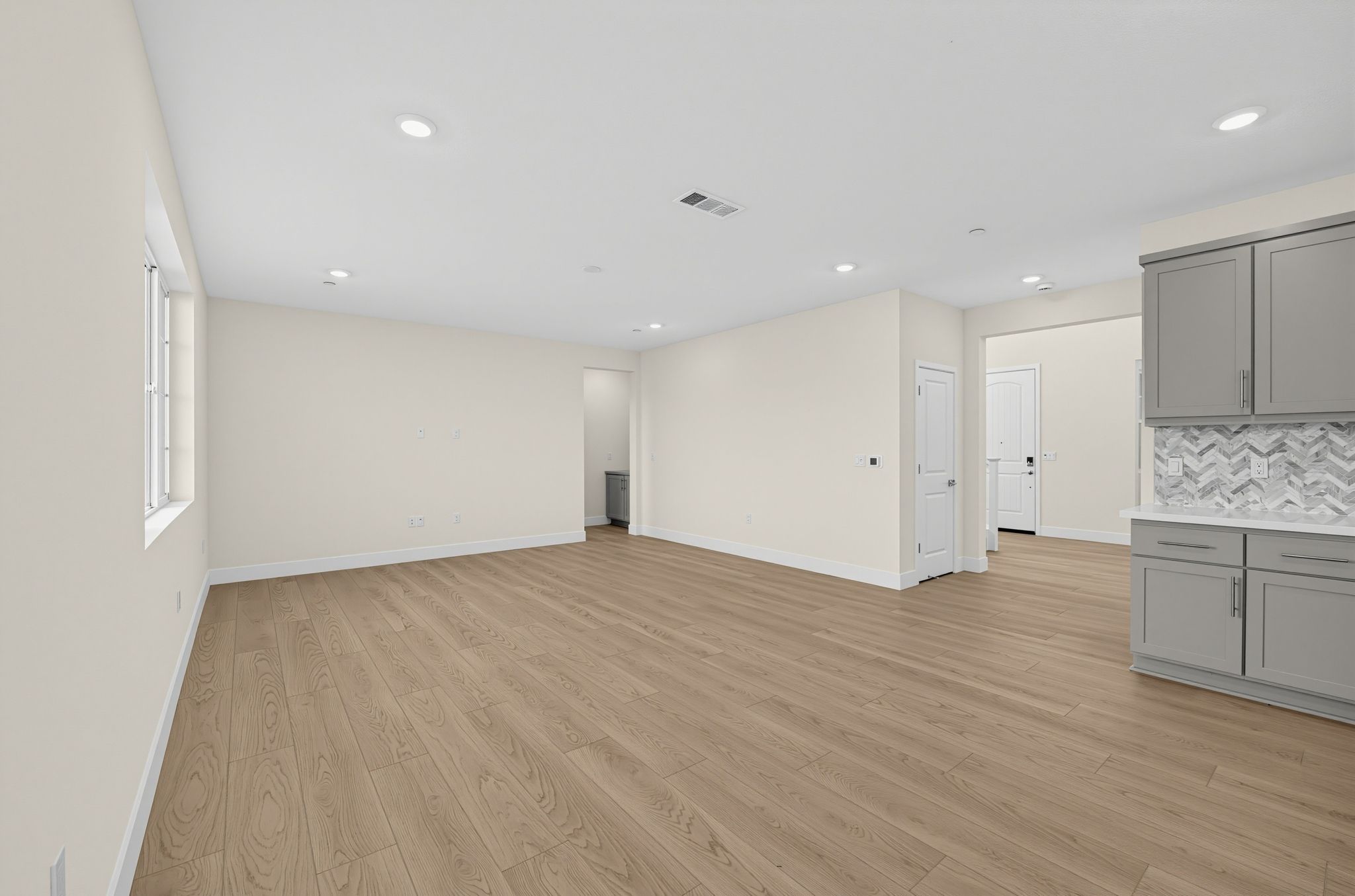 20 562 Royal National Road Others 8024