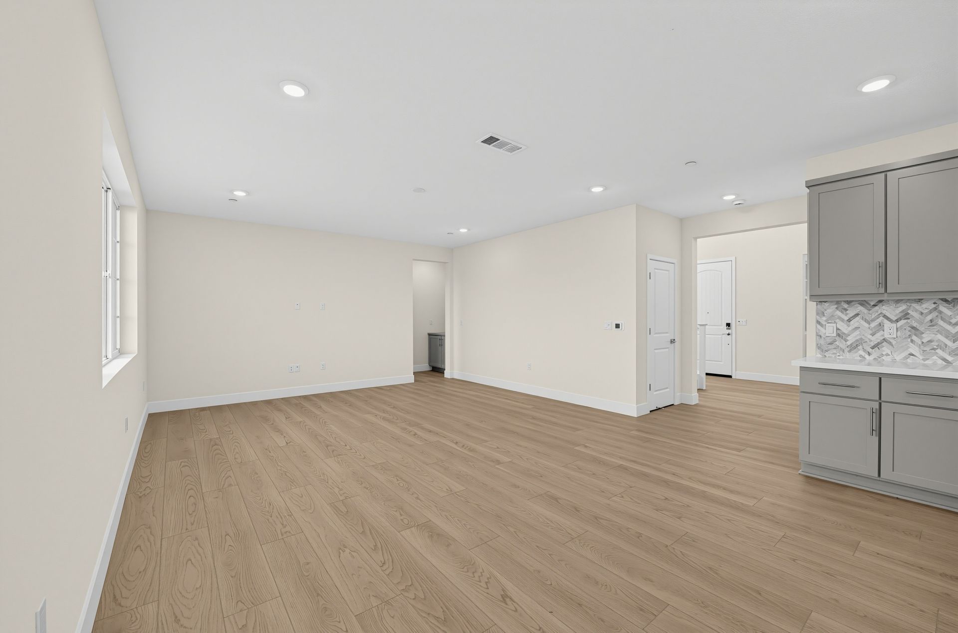 20 562 Royal National Road Others 8024