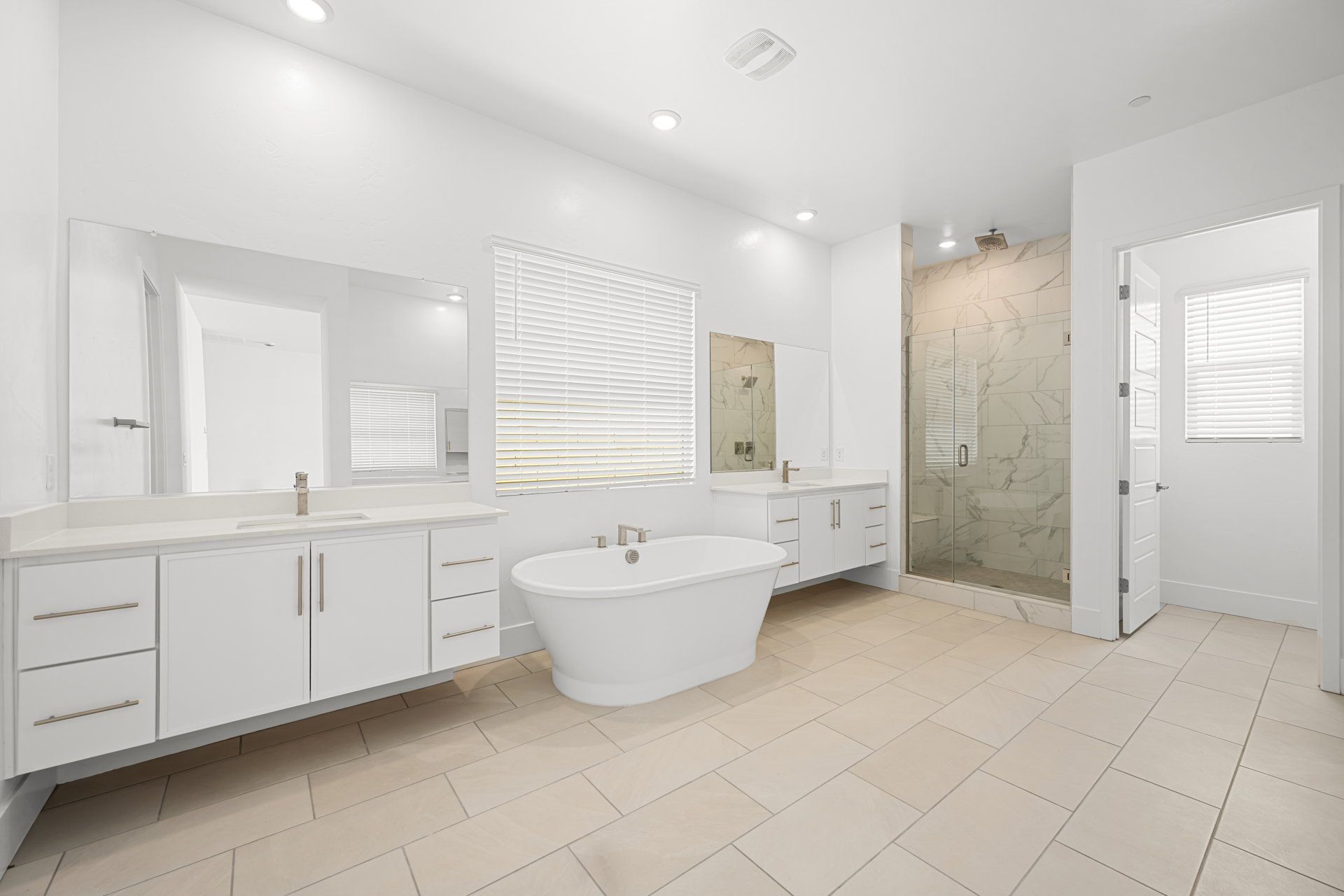 Lennar12428 Breezy Bluff Ave24